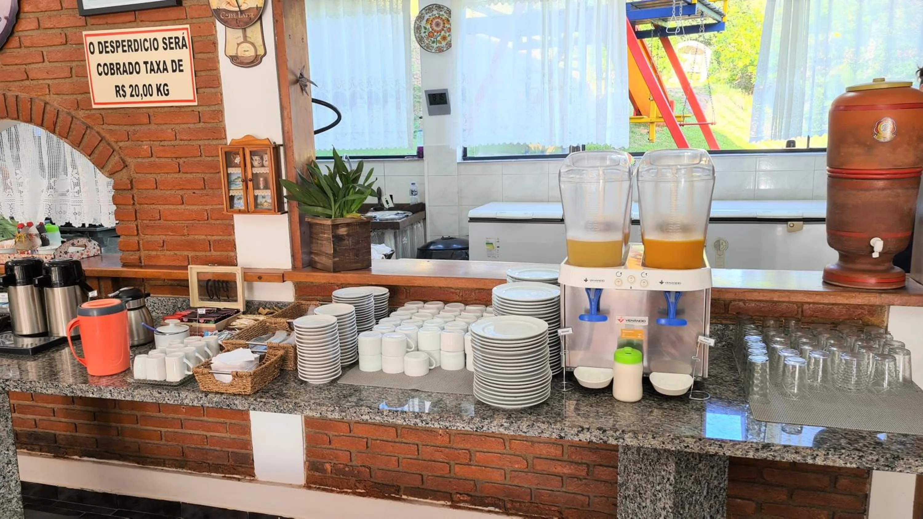 Restaurant/places to eat in Chalés Vila da Serra