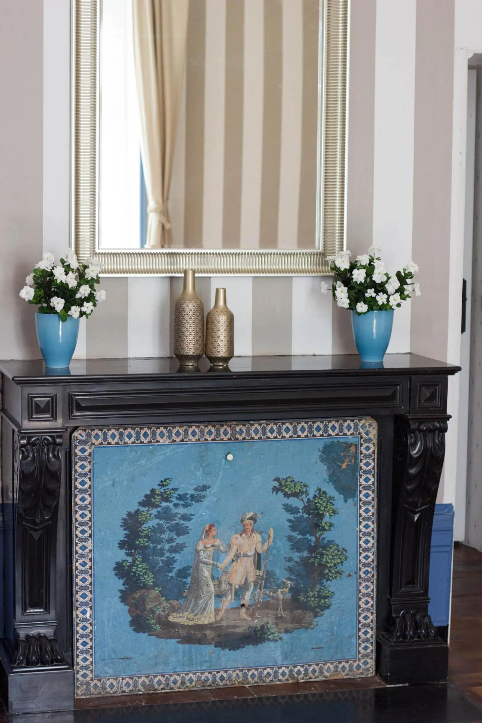 Decorative detail in Domaine des Lilas