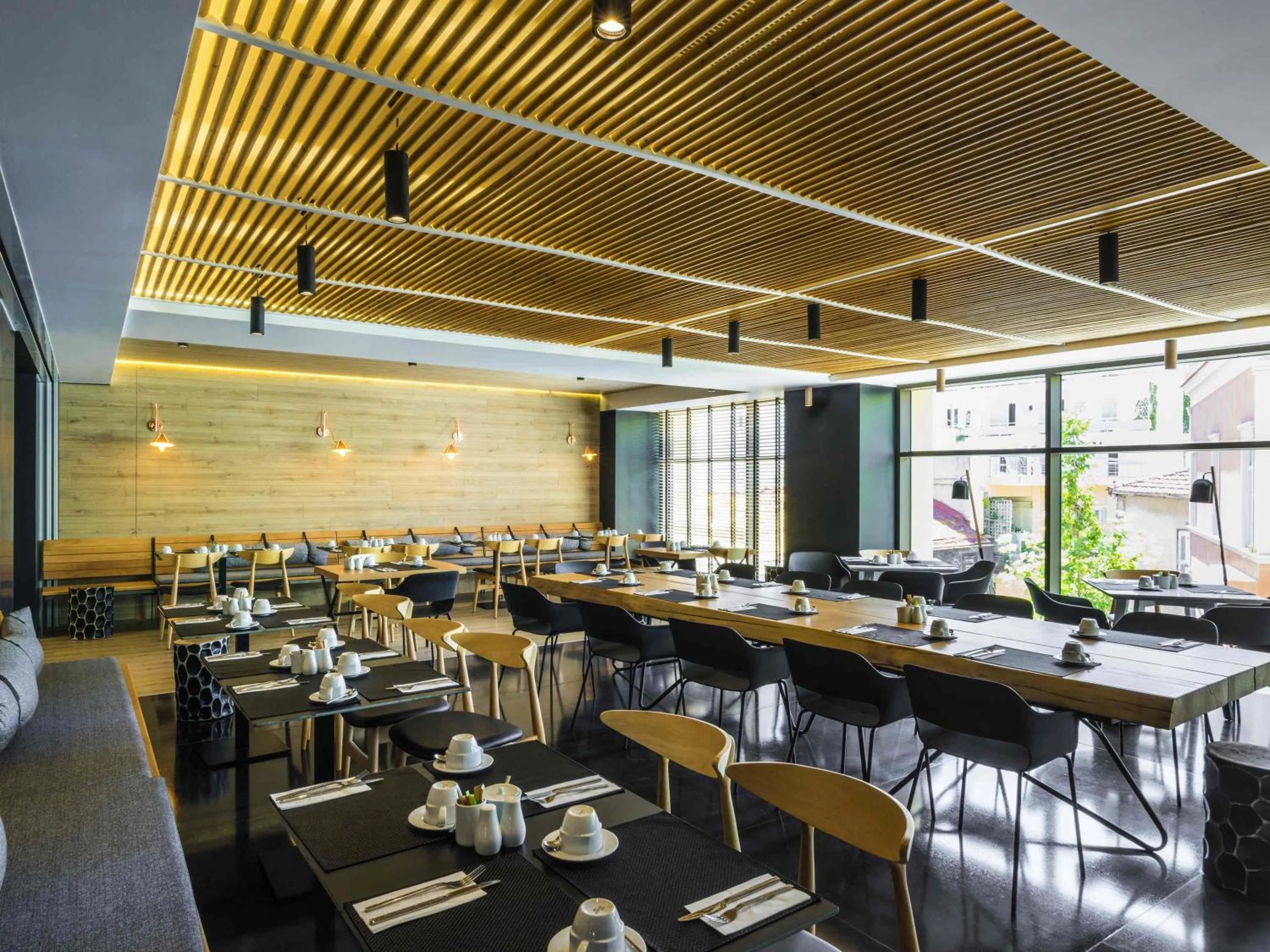 Restaurant/places to eat in Ibis Styles Heraklion Central