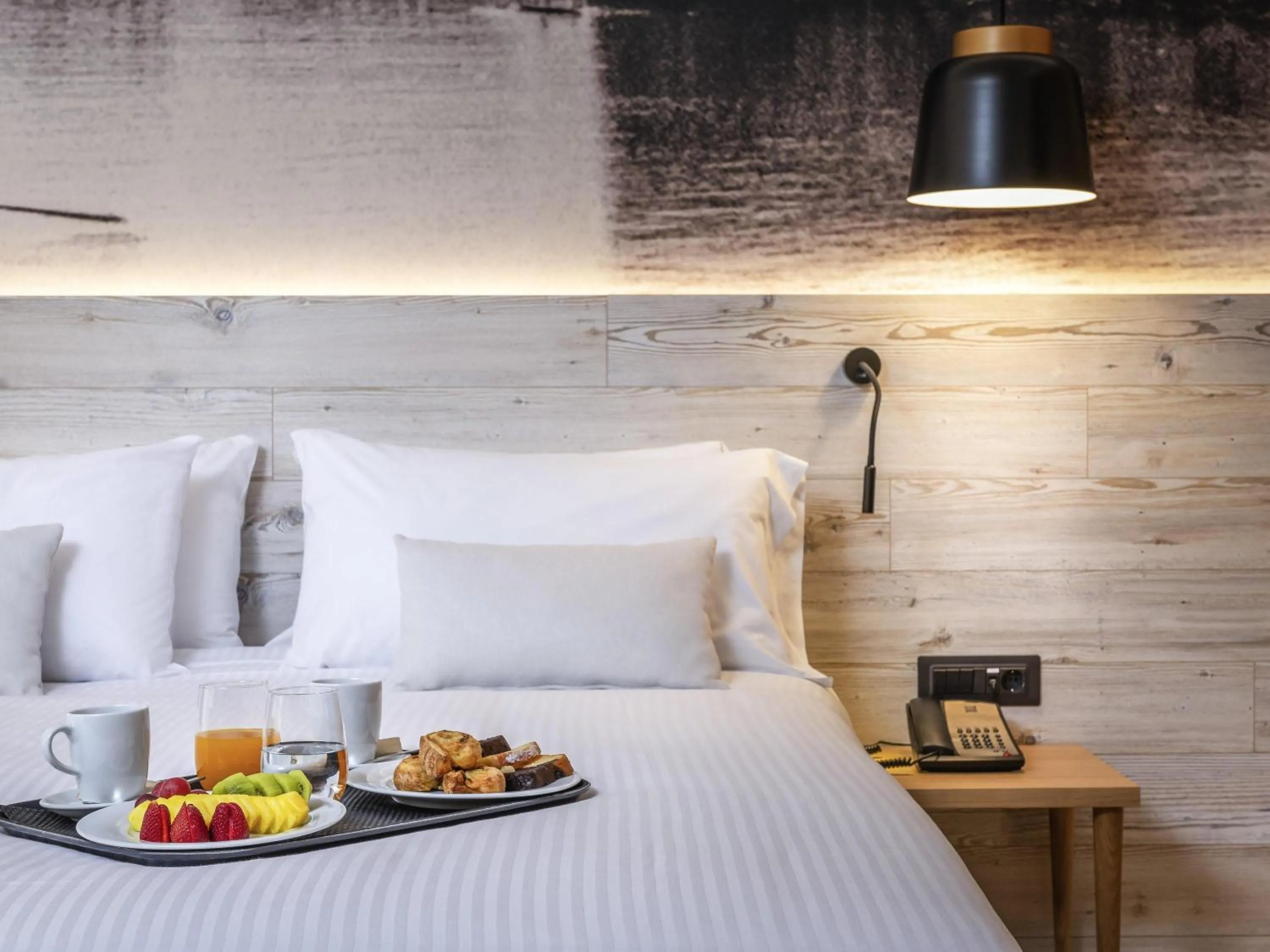 Bedroom, Bed in Ibis Styles Heraklion Central