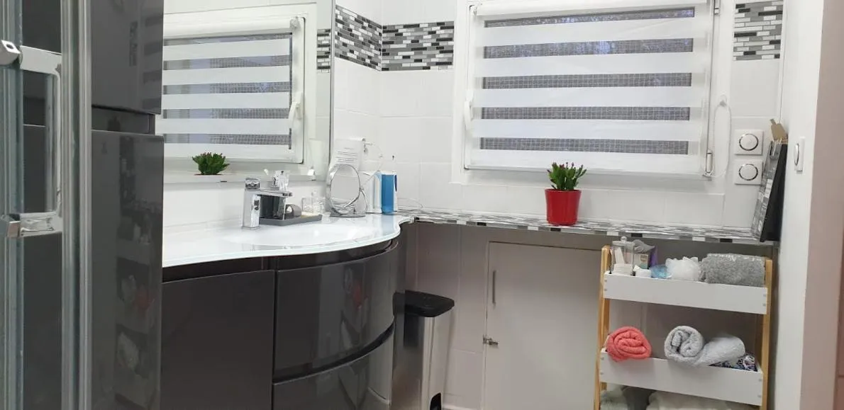 Kitchen or kitchenette in Chambres d'hôtes Chez Pat et Nanou