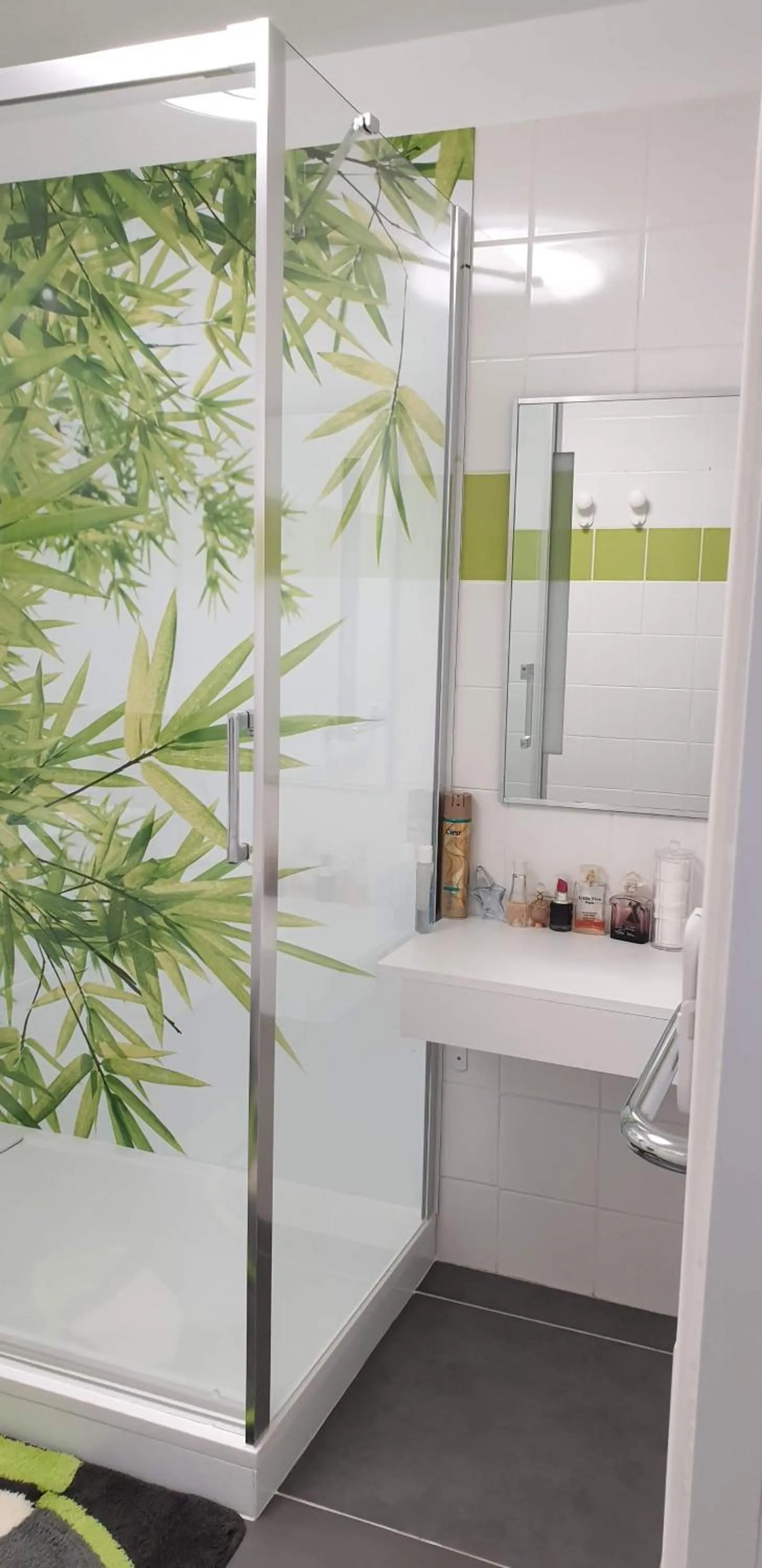 Shower in Chambres d'hôtes Chez Pat et Nanou