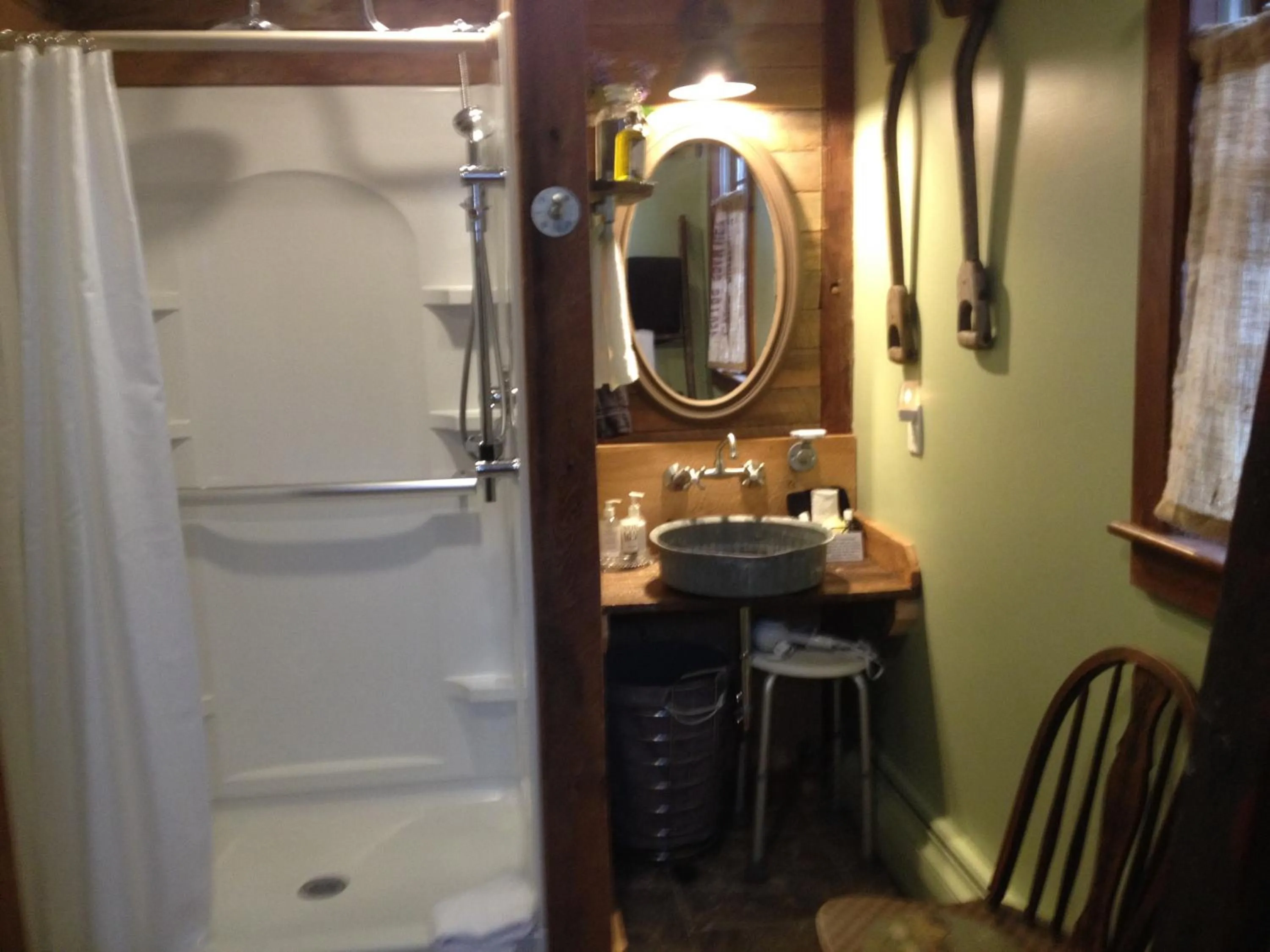 Shower in Timber Post Bed & Breakfast