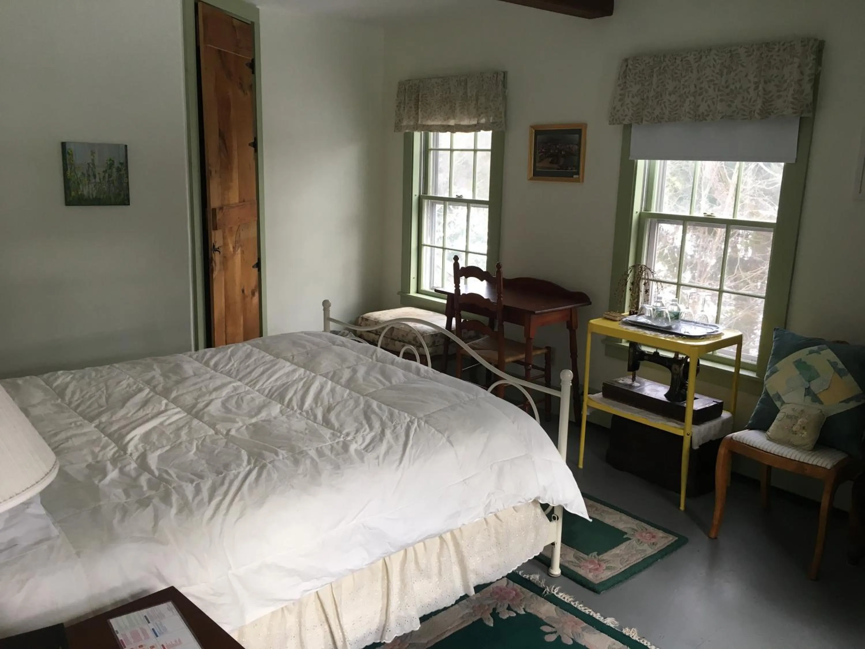 Bathroom, Bed in Timber Post Bed & Breakfast