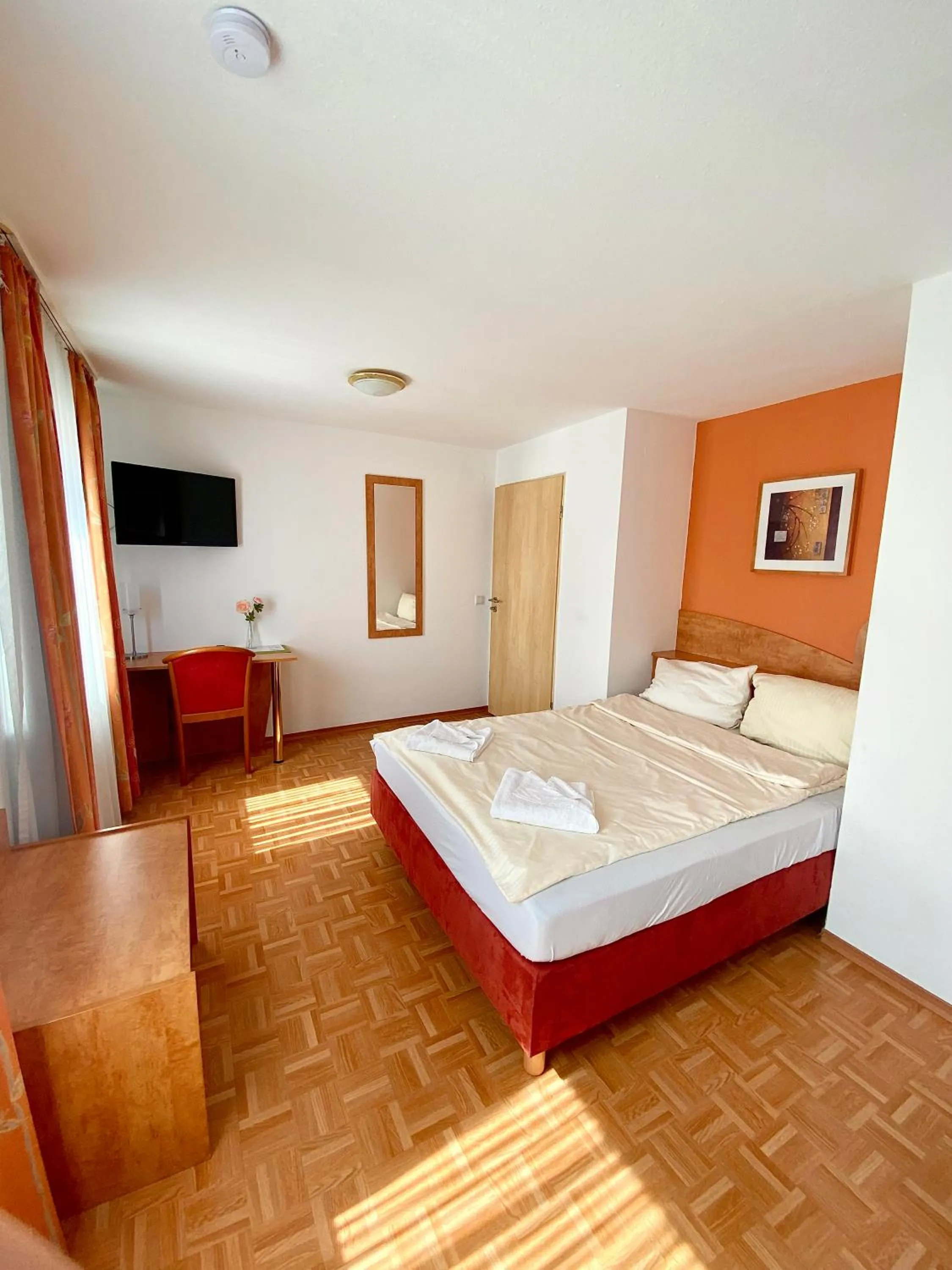 Photo of the whole room, Bed in Hotel Gasthof Rose