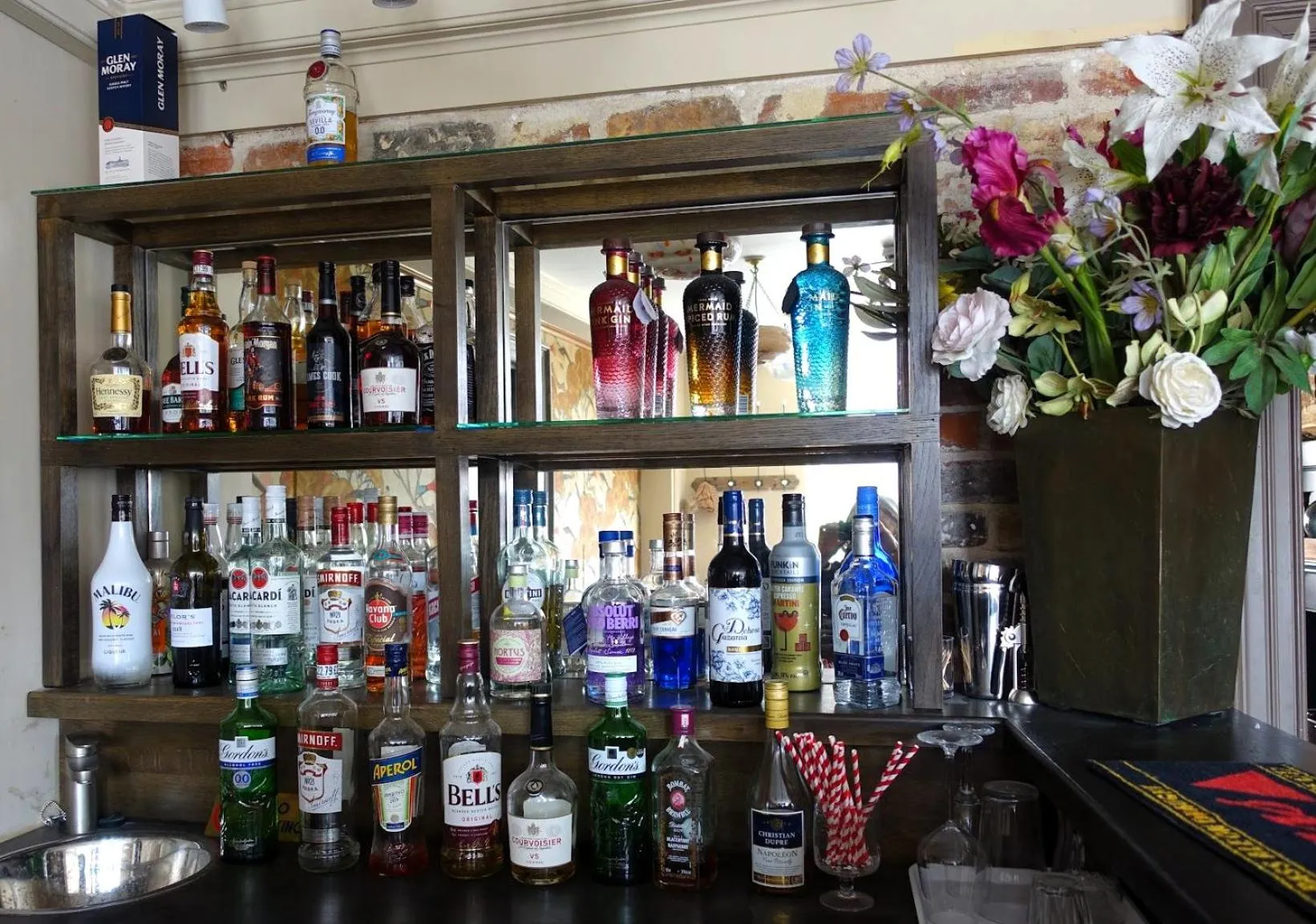 Lounge or bar in One Holyrood Hotel & Cafe