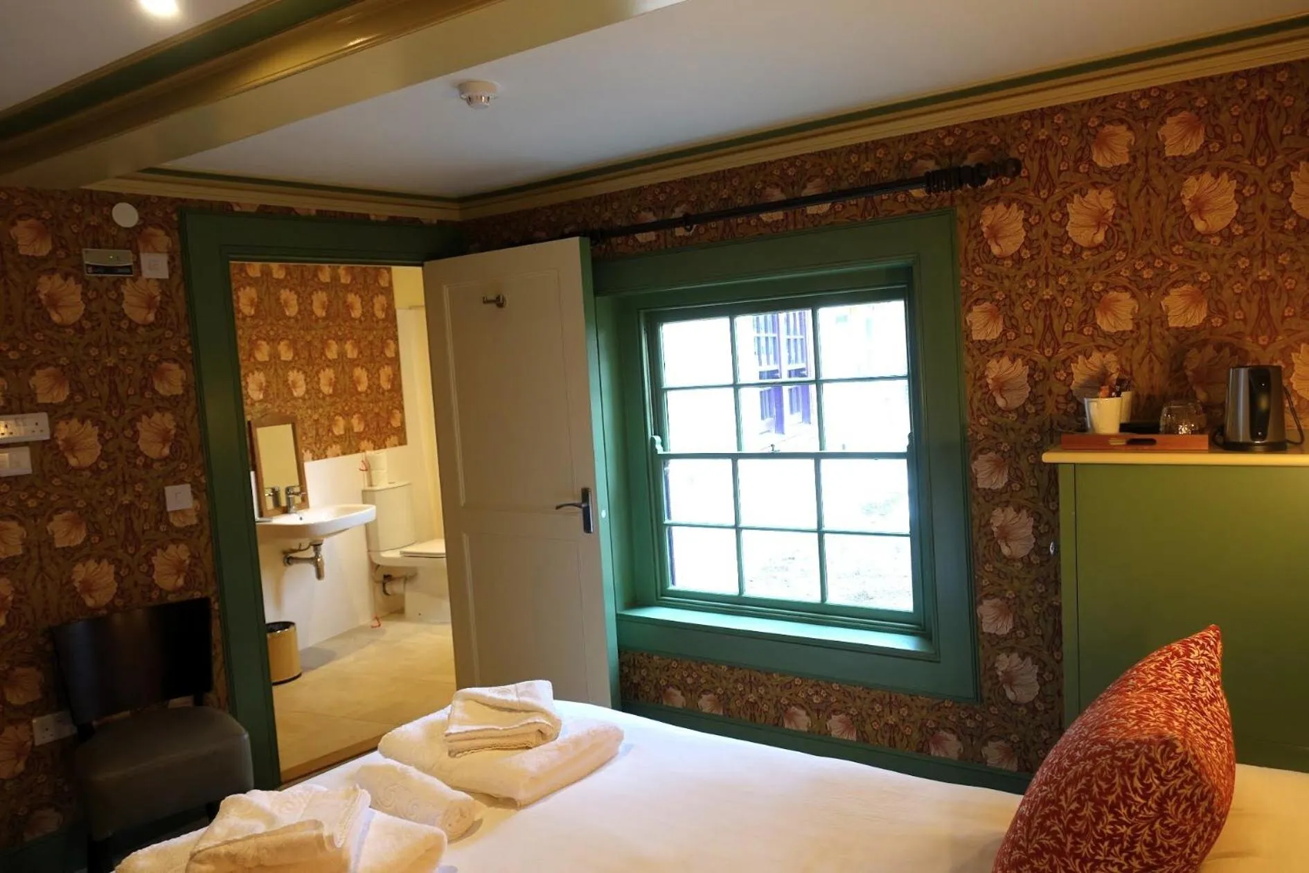 Bedroom, Bed in One Holyrood Hotel & Cafe