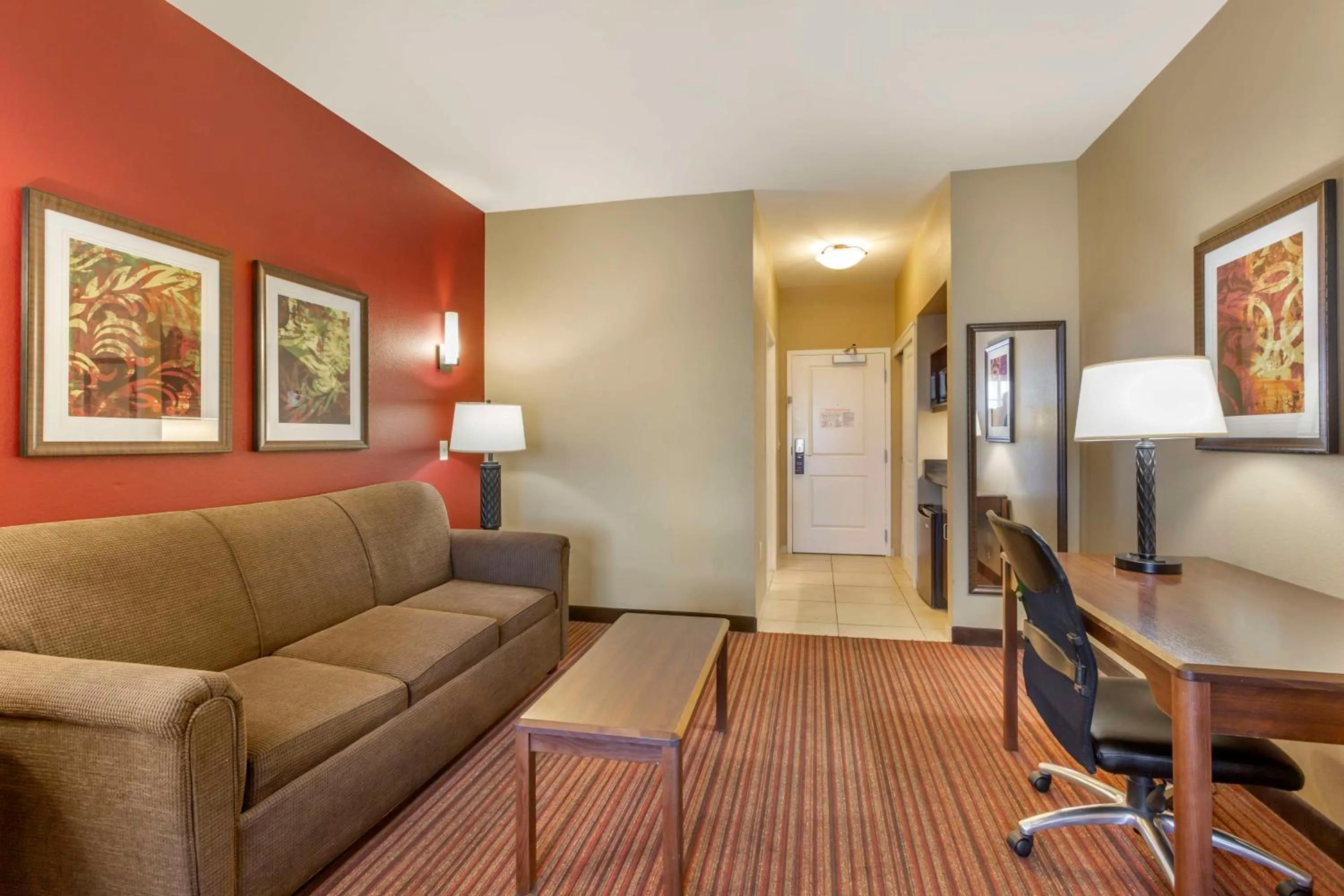 Bedroom in Best Western Plus Chandler Hotel & Suites
