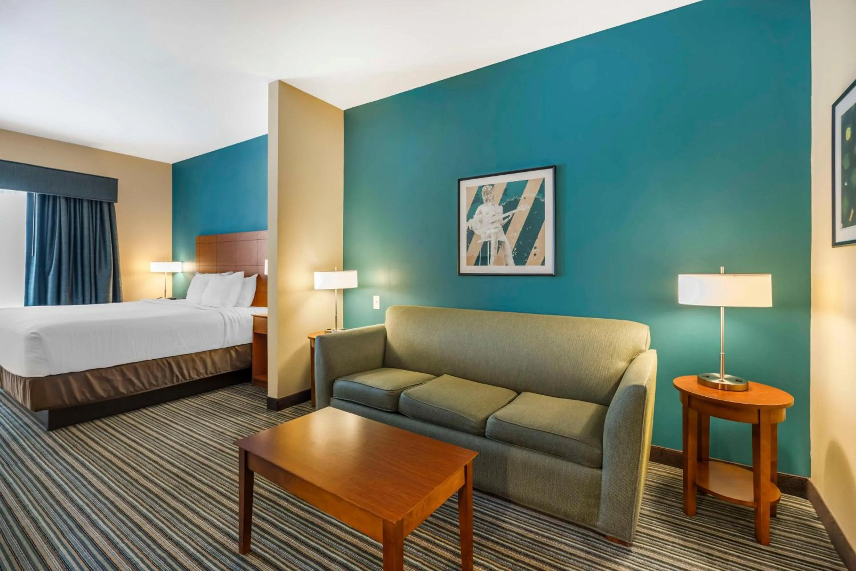 Bedroom, Bed in Best Western Plus Tuscumbia/Muscle Shoals Hotel & Suites