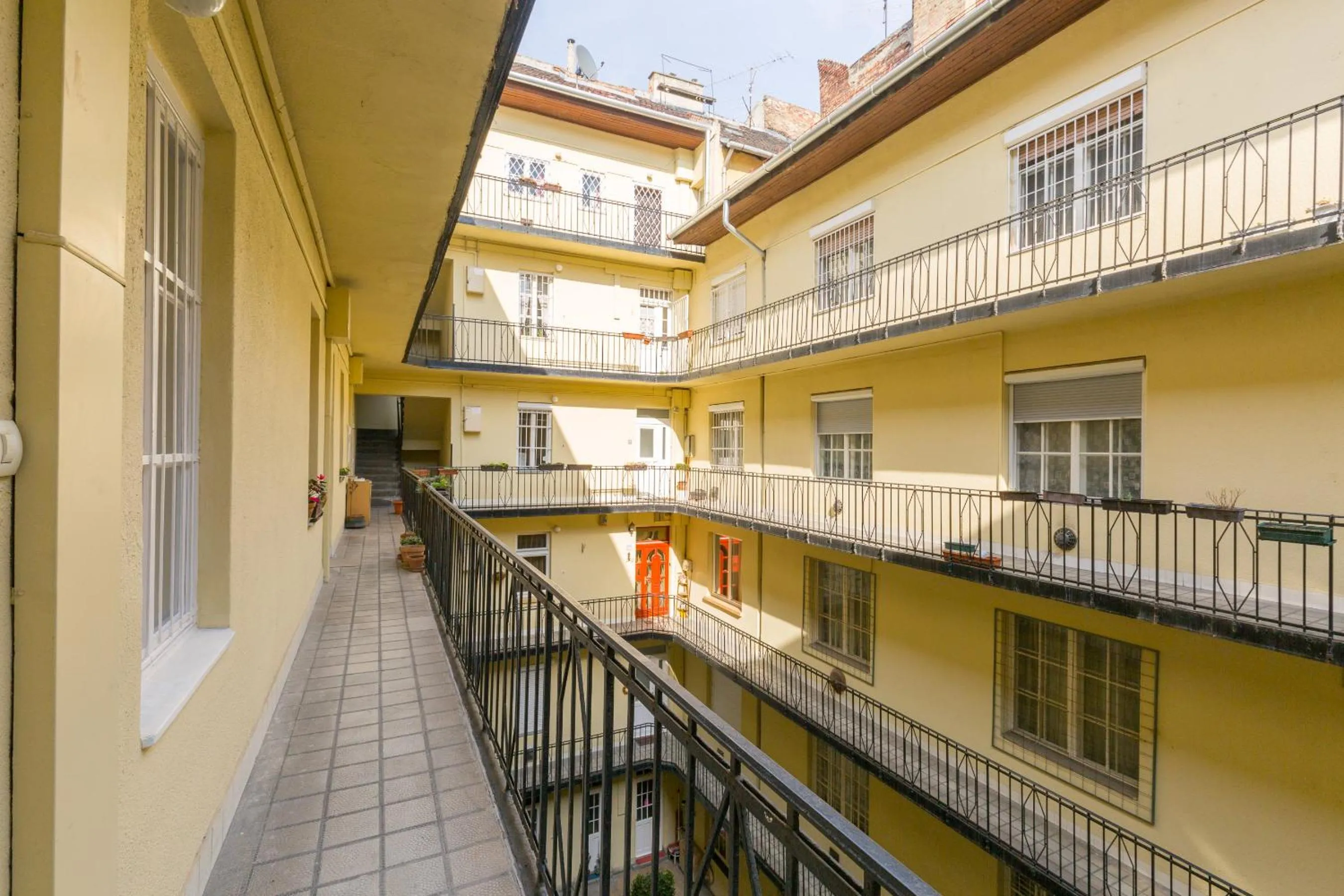 Property building in Otto Studios