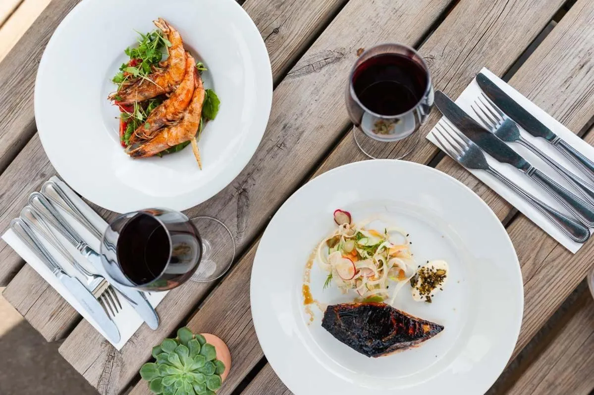 Lunch in The Red Lion, Barn Accommodation