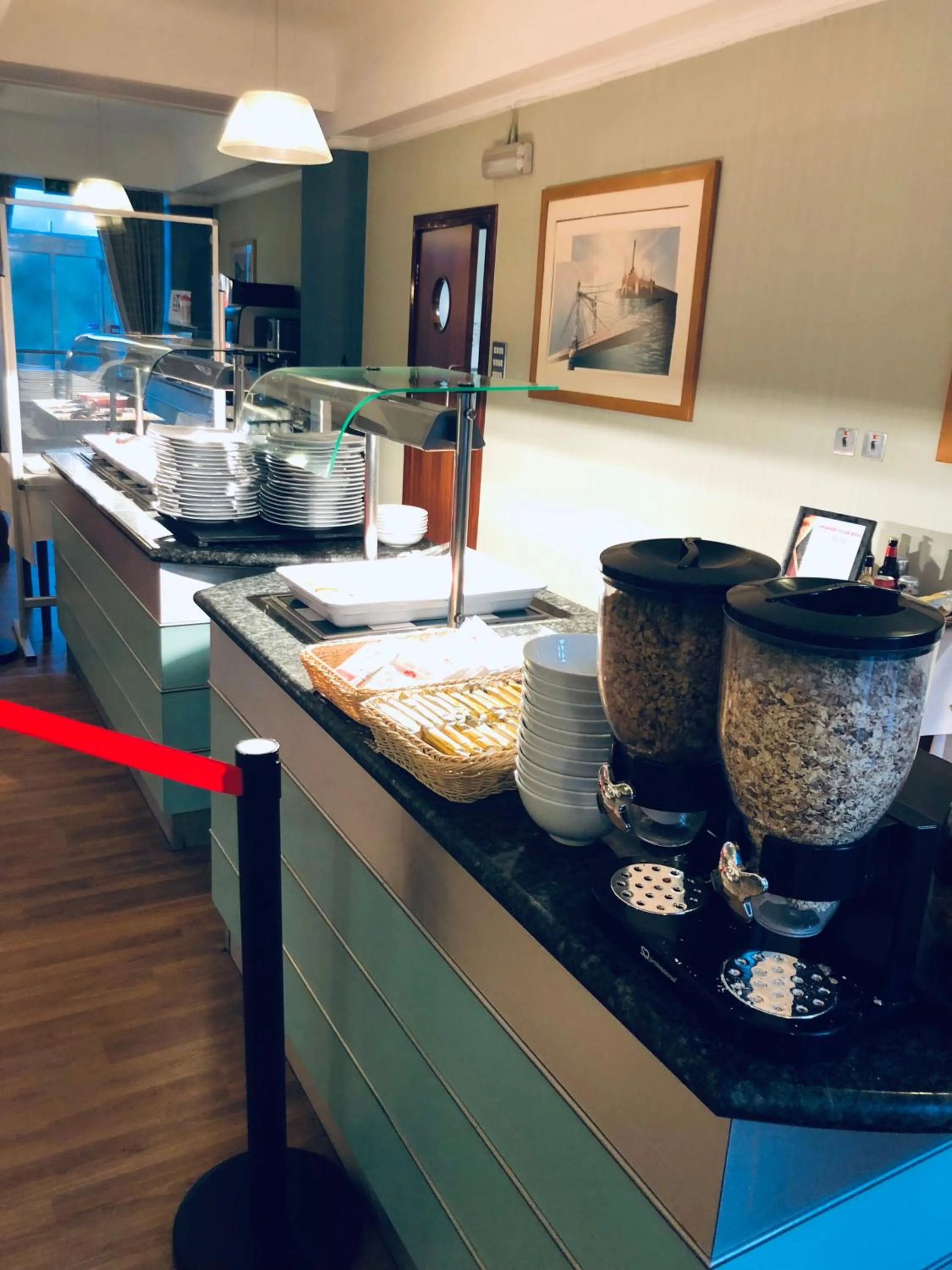 Breakfast in Vincent House London Residence