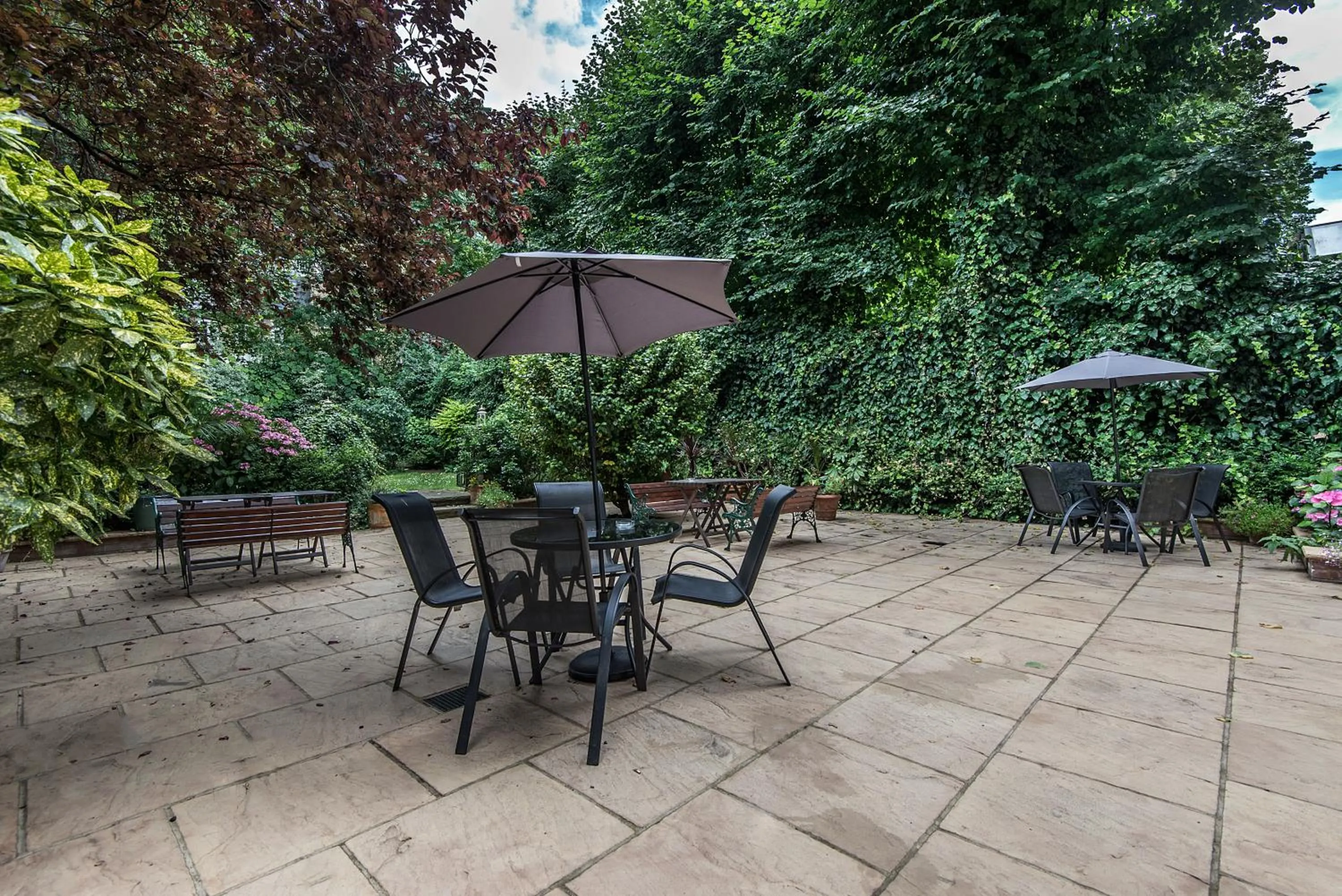 Garden view in Vincent House London Residence