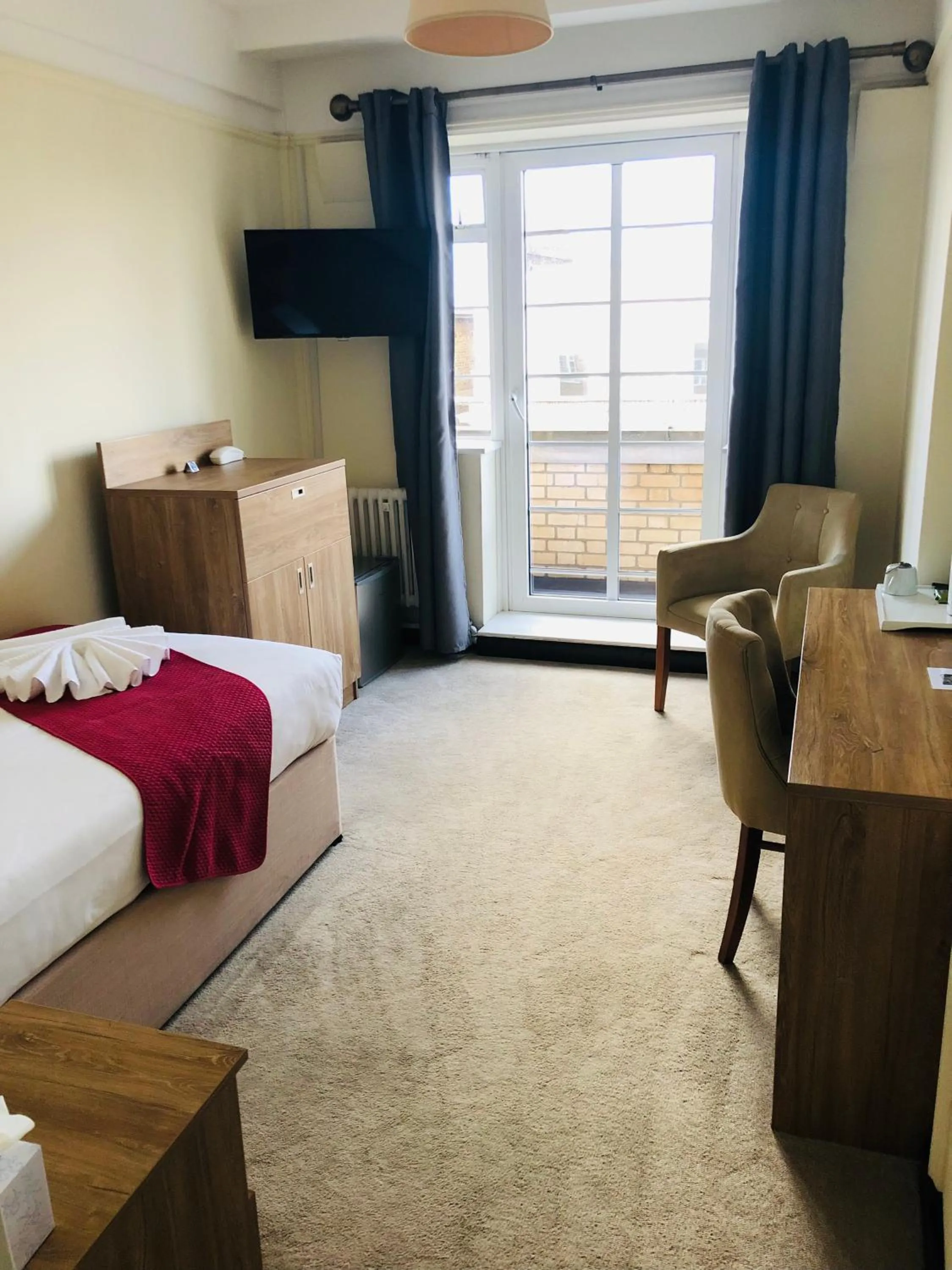 Bedroom, Bed in Vincent House London Residence