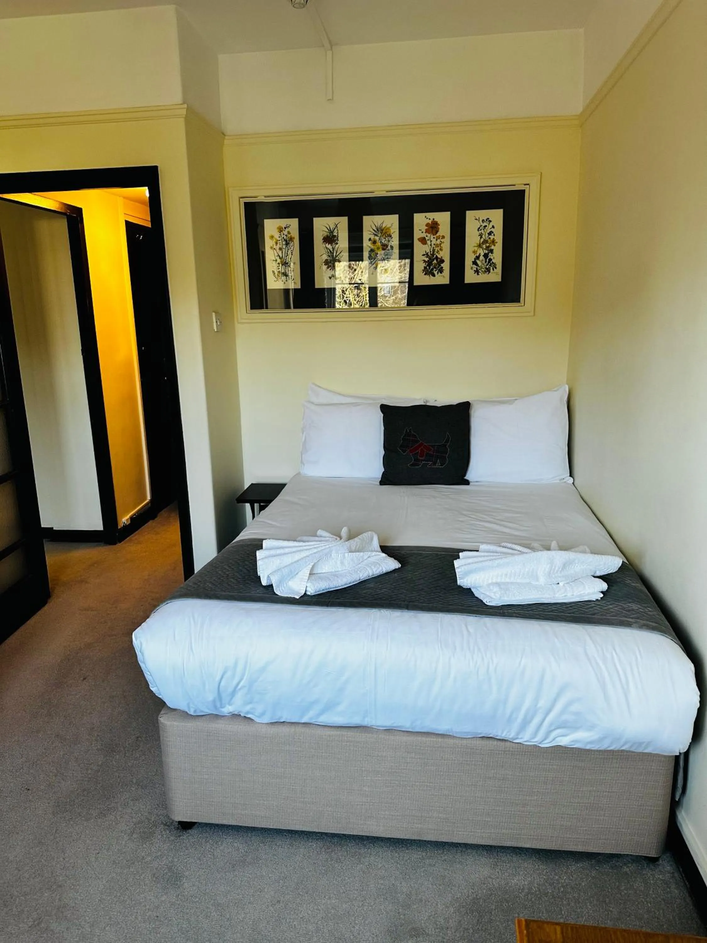 Bedroom, Bed in Vincent House London Residence