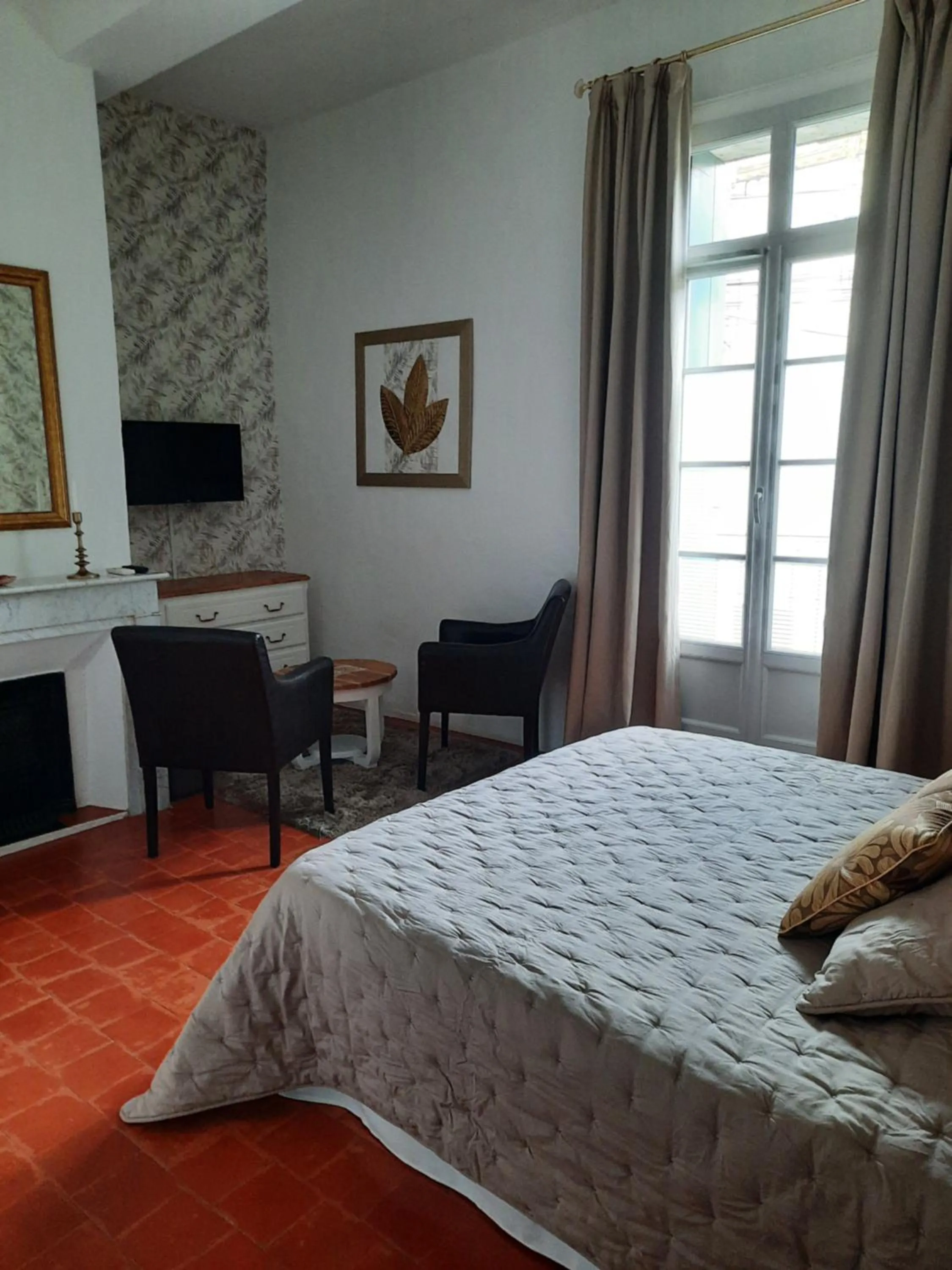 Photo of the whole room, Bed in Chambres d'hôtes Belle Vigneronne