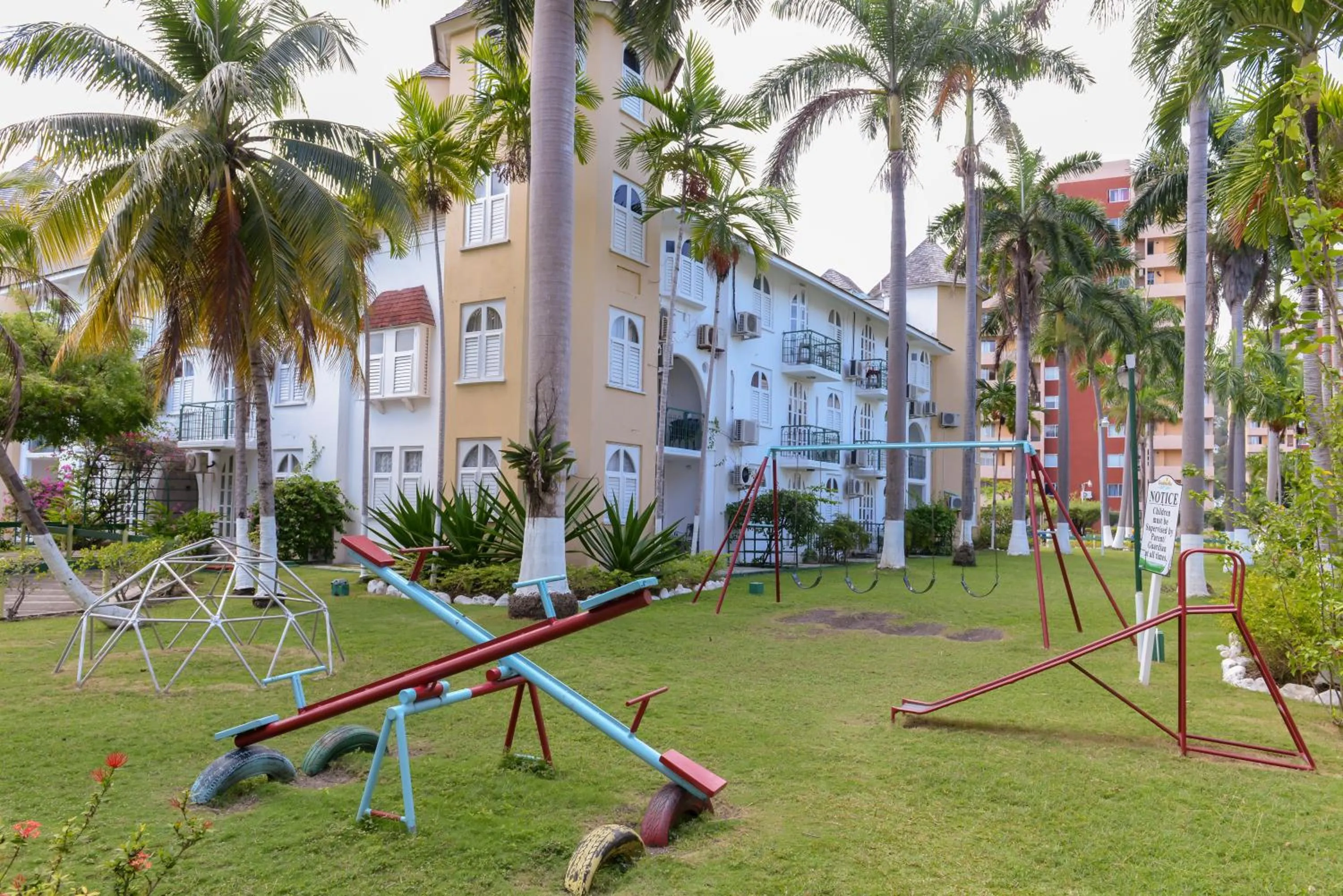 Area and facilities in Deluxe SandCastles Condos