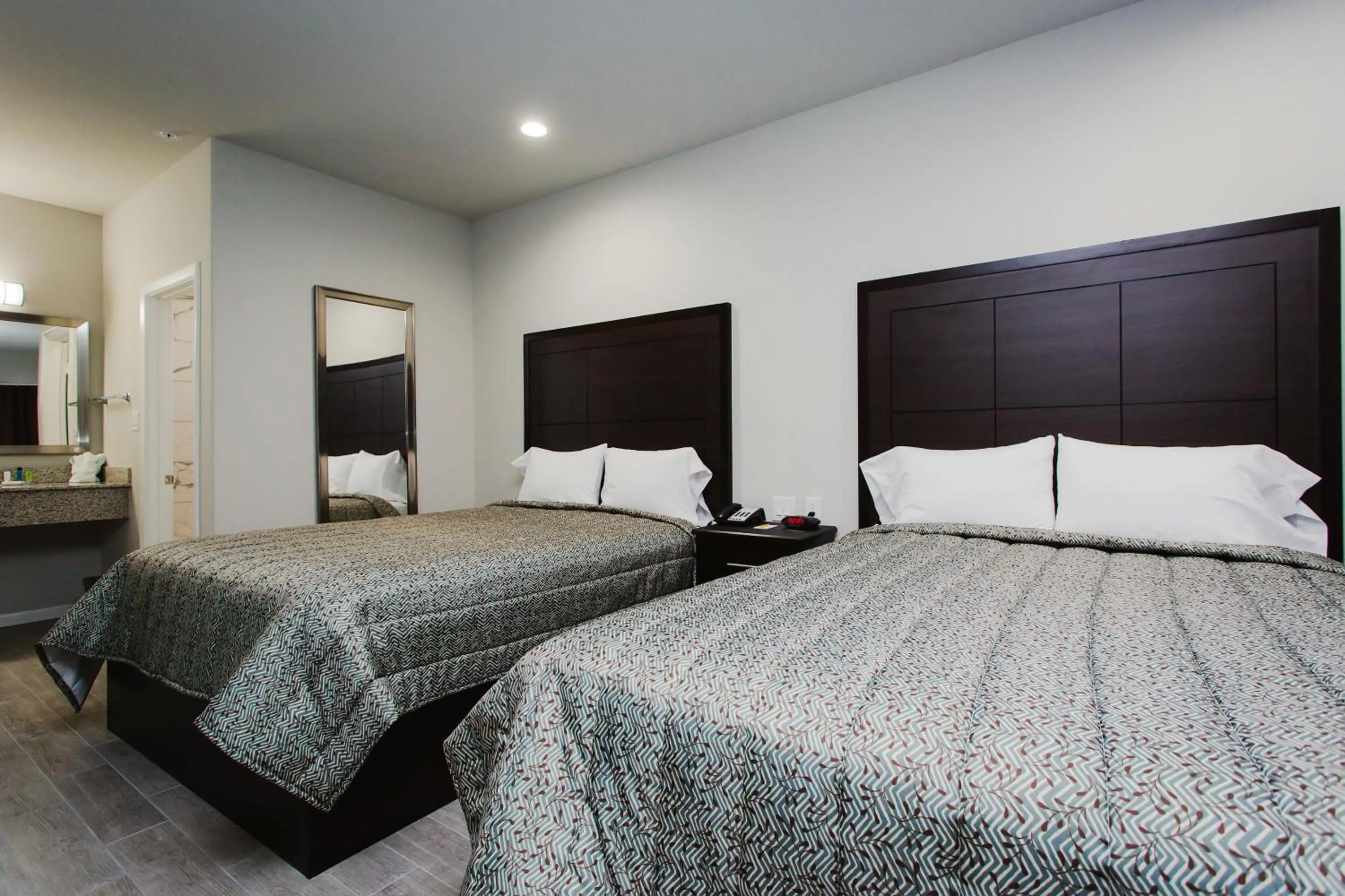 Bedroom, Bed in Palace Inn-529