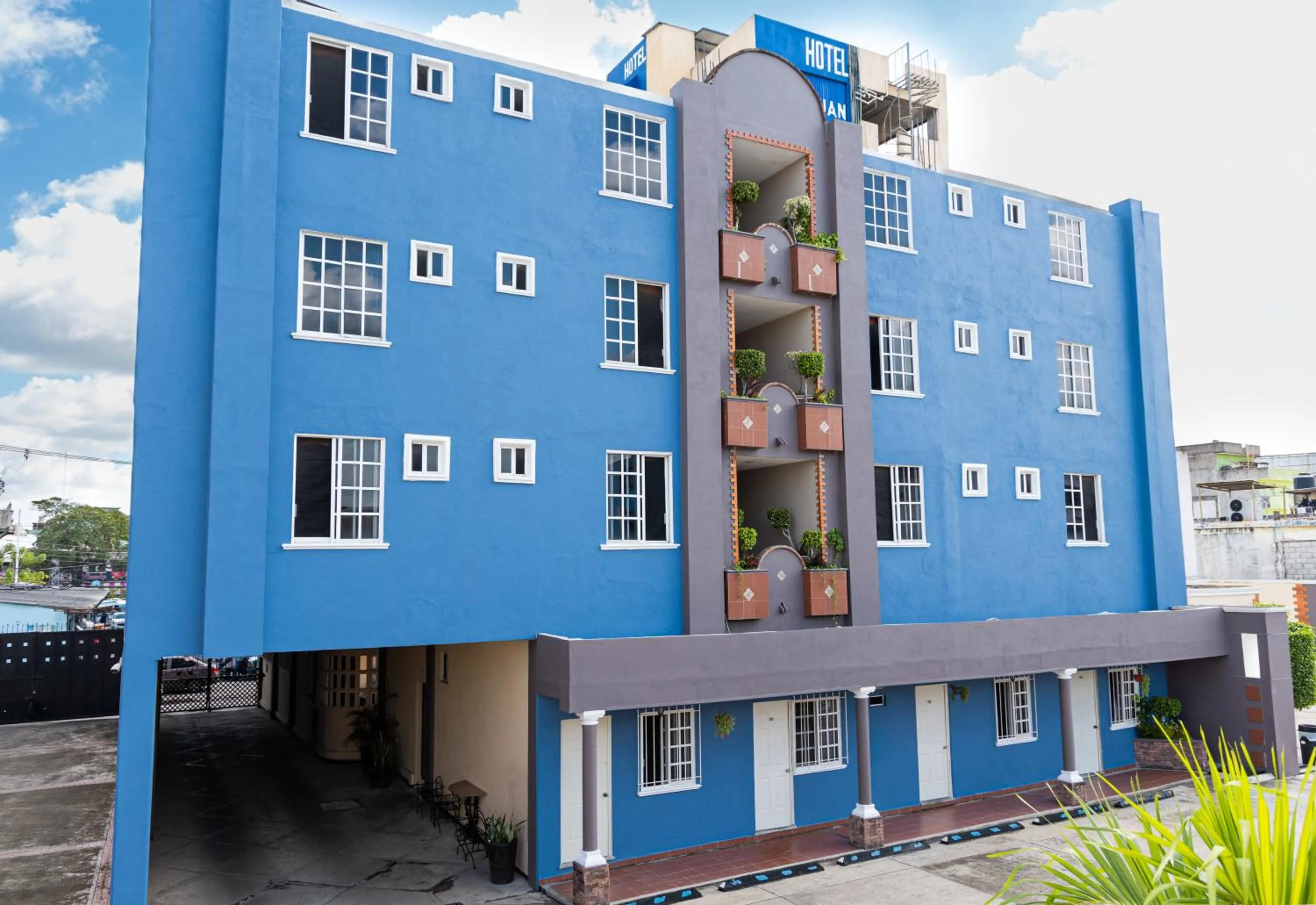 Property building in Hotel San Juan Centro