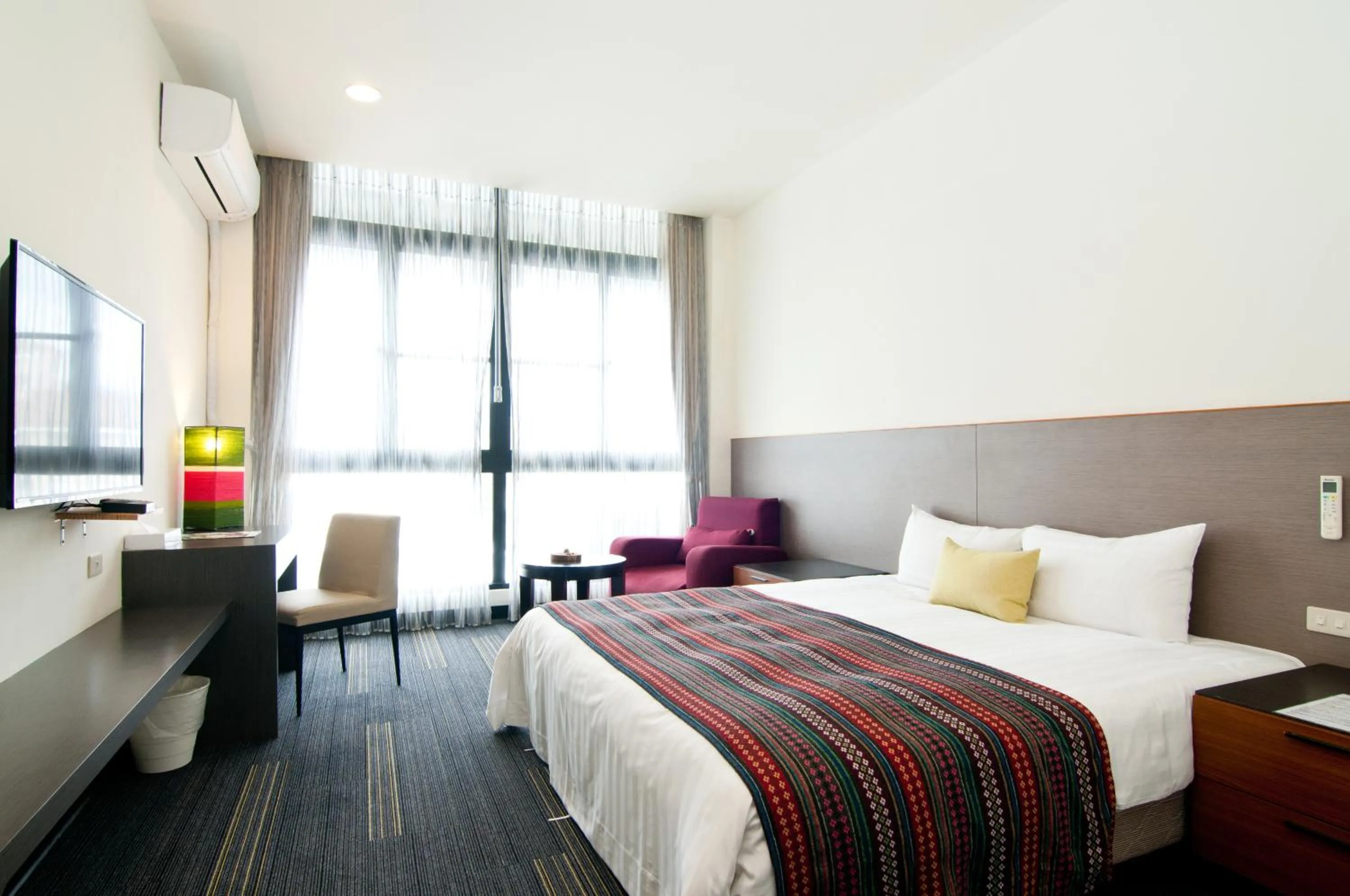 Photo of the whole room, Bed in Ita taiwan indigenous cultural resort