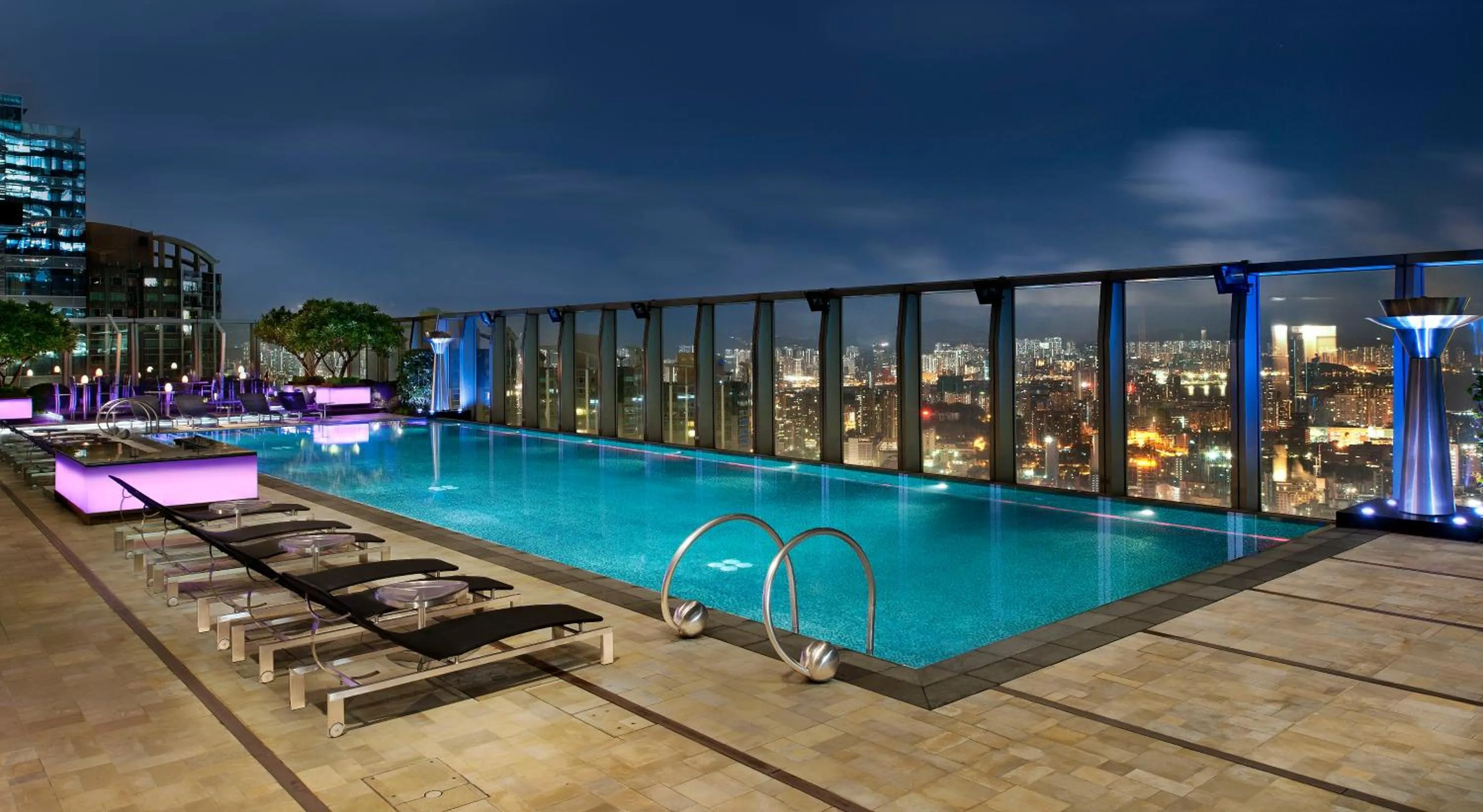 Swimming pool in The HarbourView Place @ the ICC megalopolis