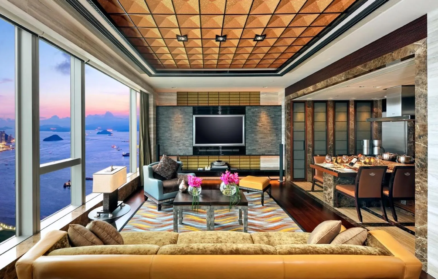 TV and multimedia in The HarbourView Place @ the ICC megalopolis