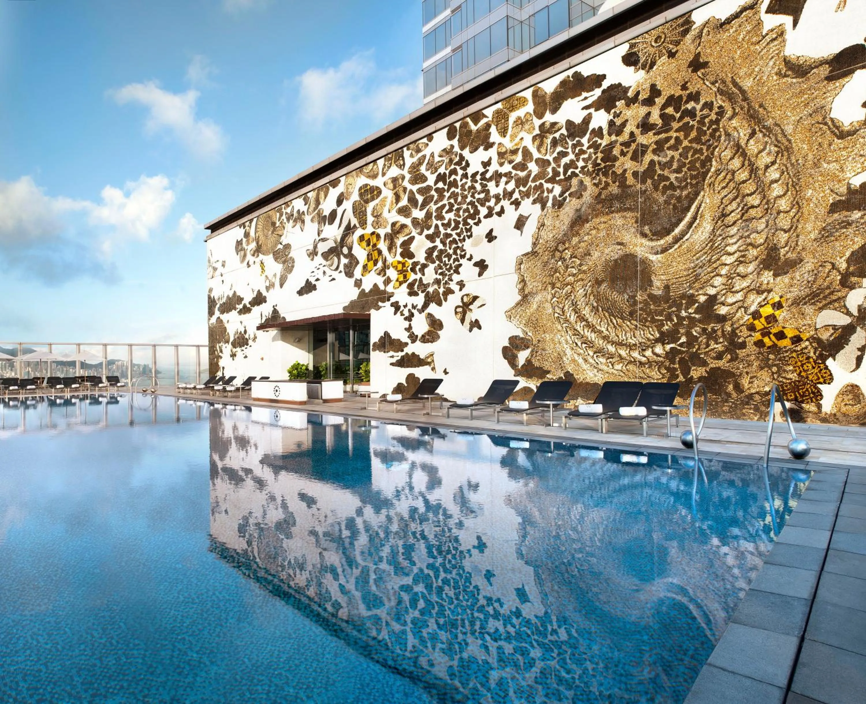 Swimming pool in The HarbourView Place @ the ICC megalopolis