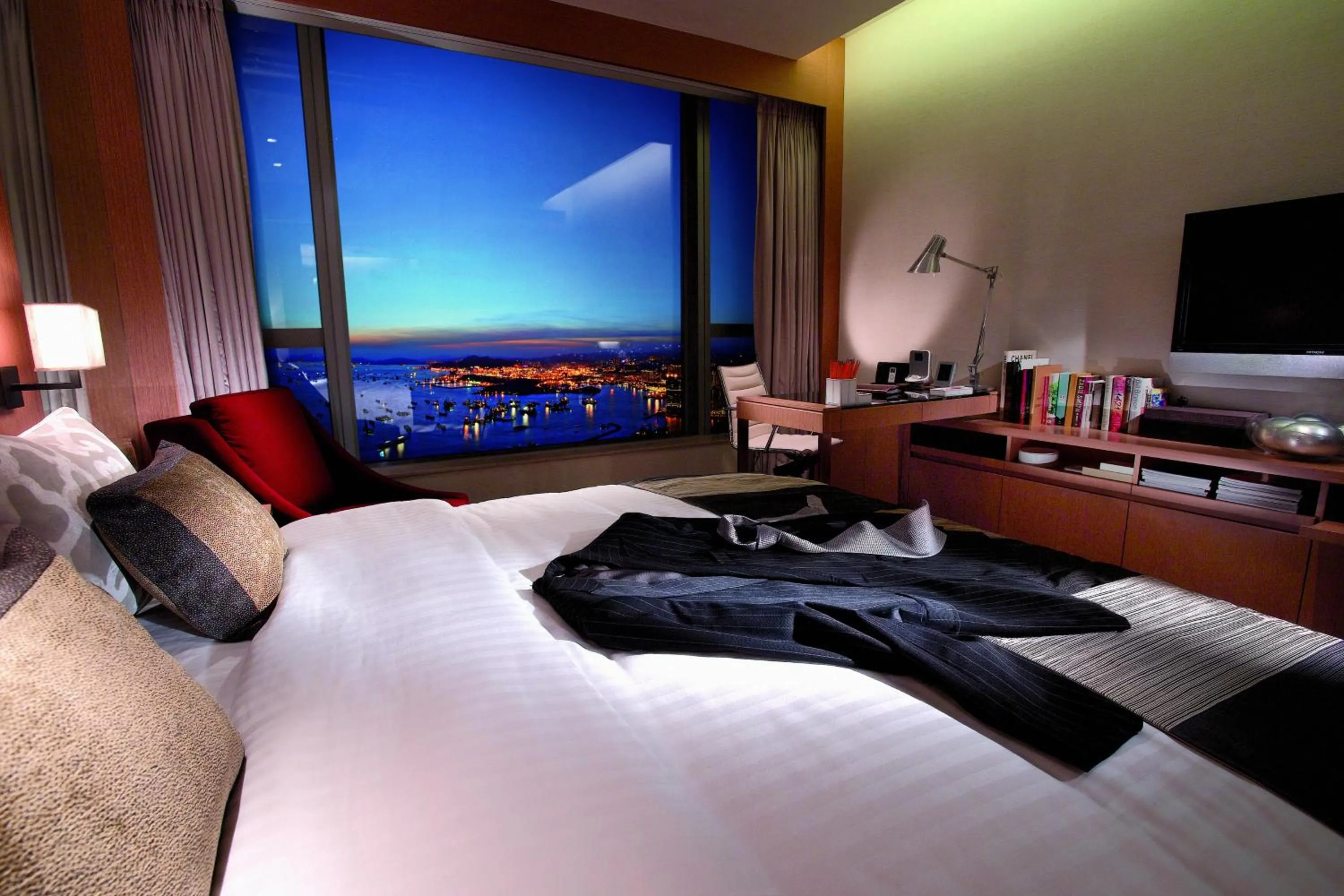 Seating area in The HarbourView Place @ the ICC megalopolis