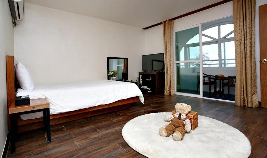 Decorative detail, Bed in Hotel Mallipo