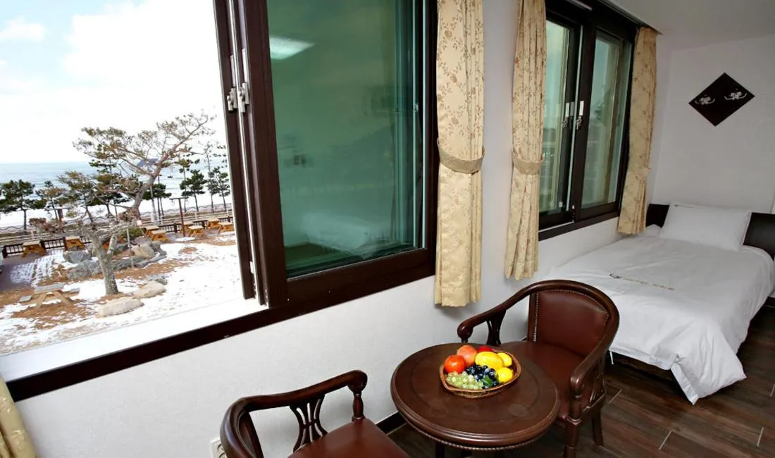 Decorative detail, Bed in Hotel Mallipo