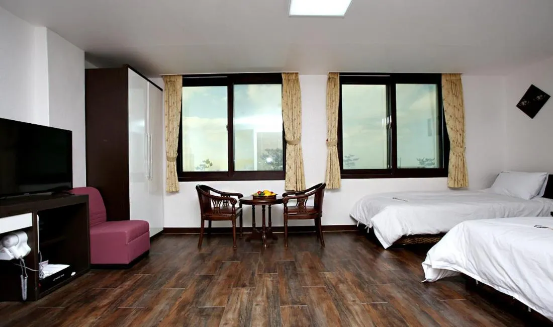 Decorative detail, Bed in Hotel Mallipo