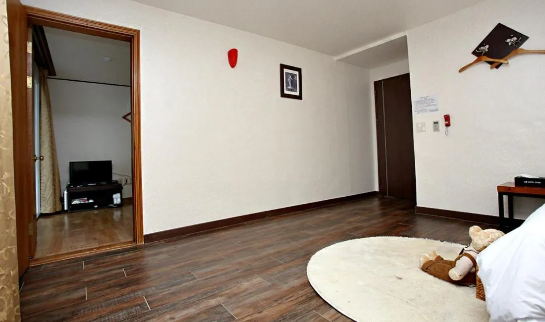 Decorative detail, Bed in Hotel Mallipo