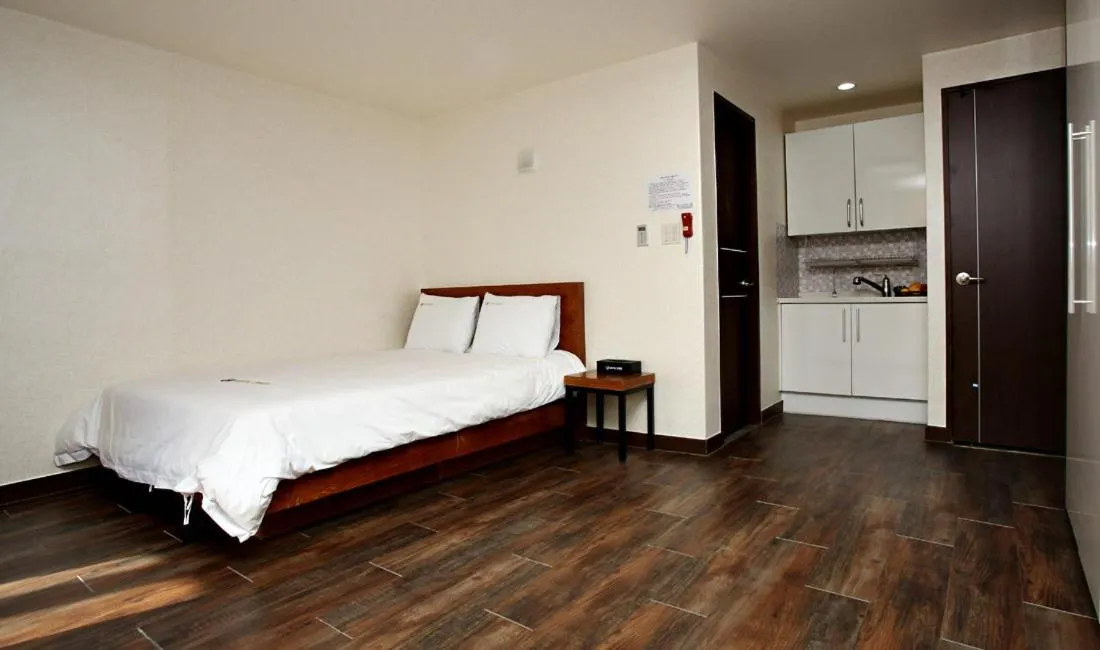 Decorative detail, Bed in Hotel Mallipo