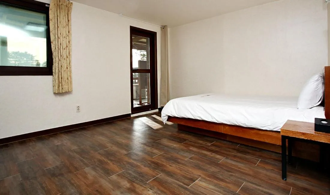 Decorative detail, Bed in Hotel Mallipo