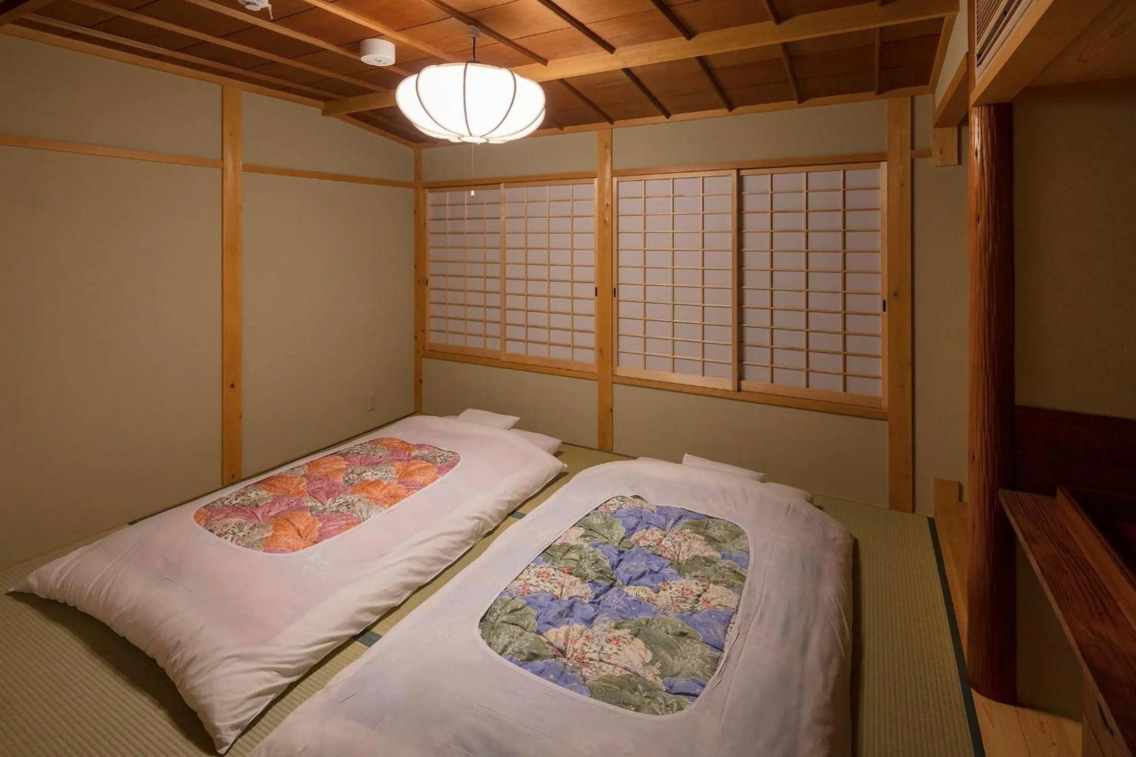 Bedroom, Bed in Garaku an Machiya House