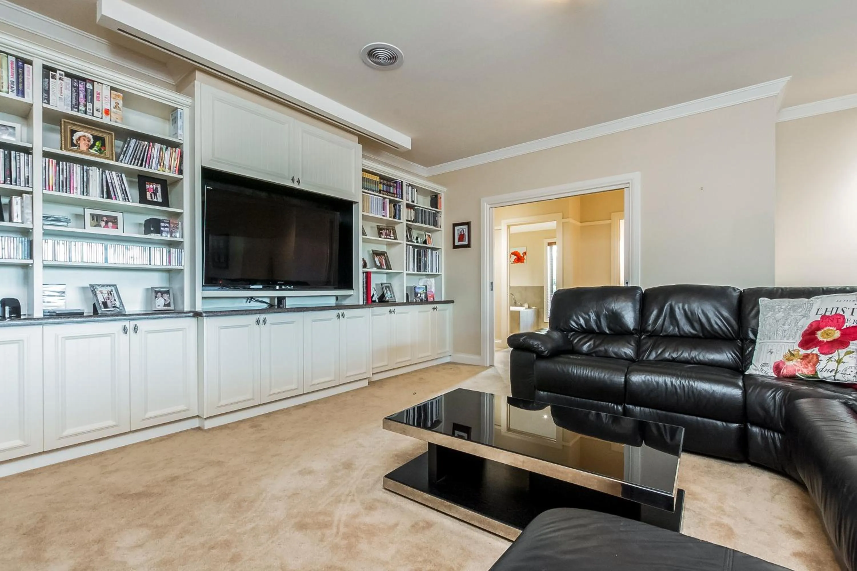 Communal lounge/ TV room in La Bella Vita