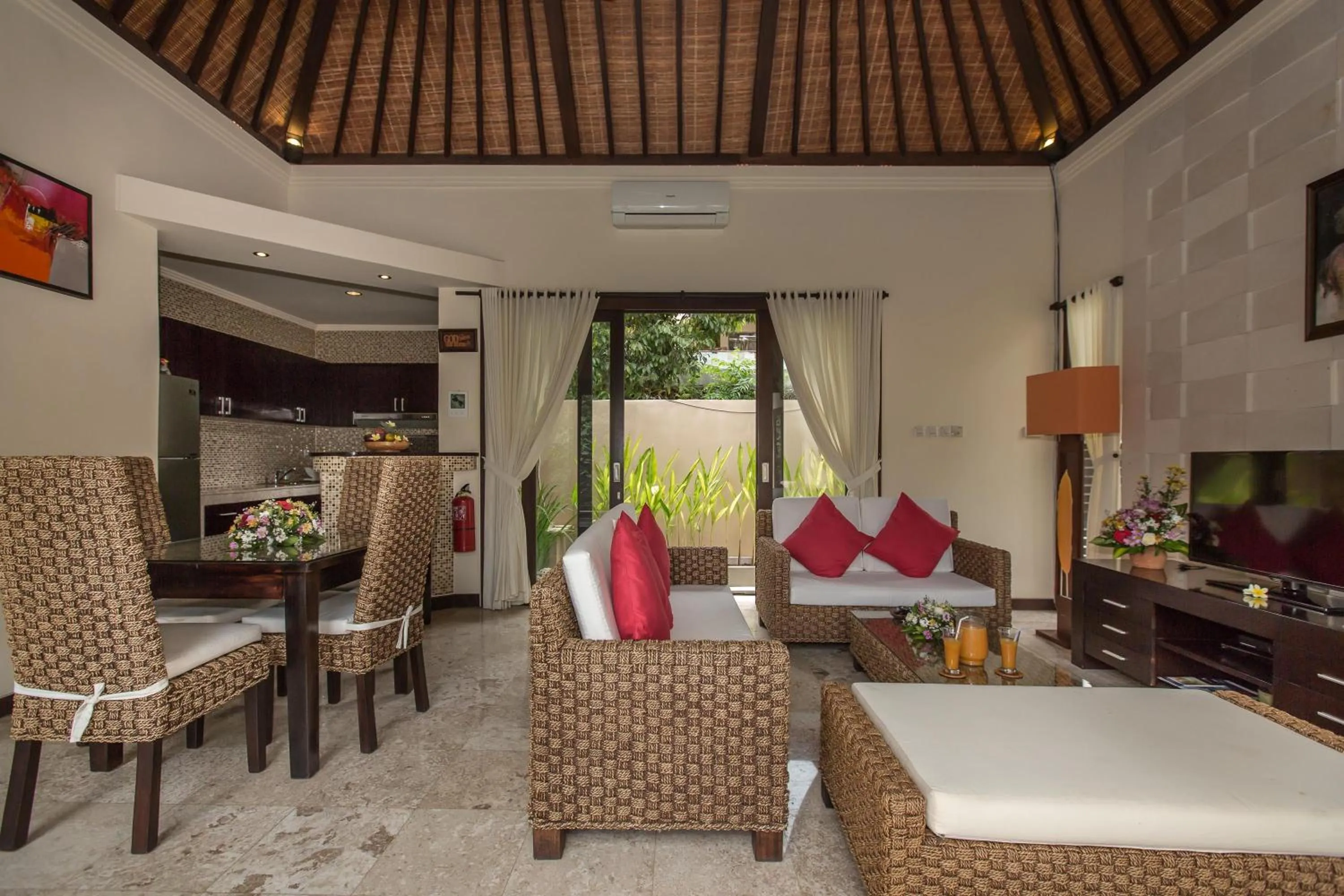Restaurant/places to eat in The Reika Villas by Nagisa Bali