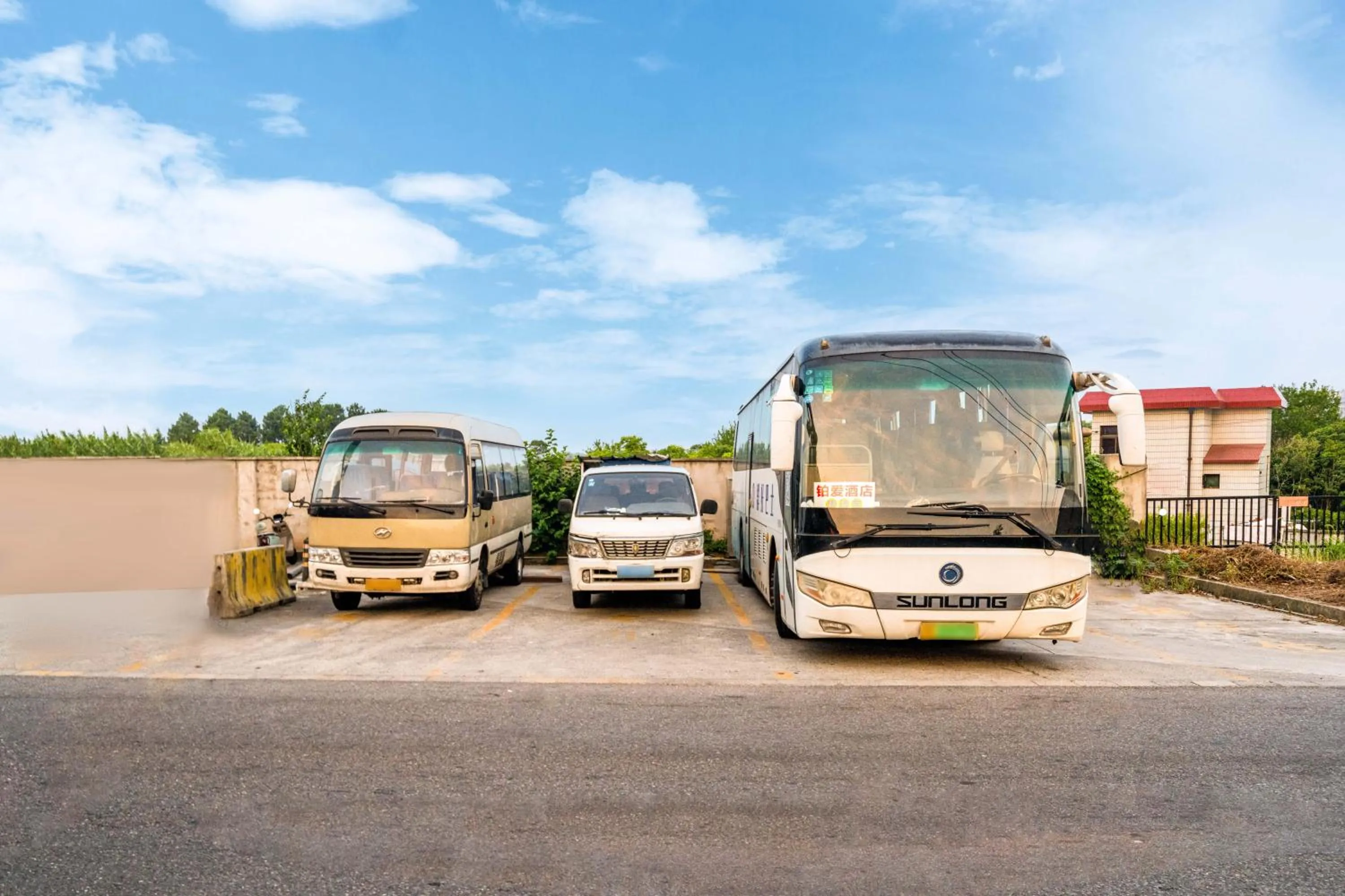 Day in Bo Ai International Hotel Shanghai Pudong Airport Branch-Provide shuttle services to Pudong Airport and Disneyland