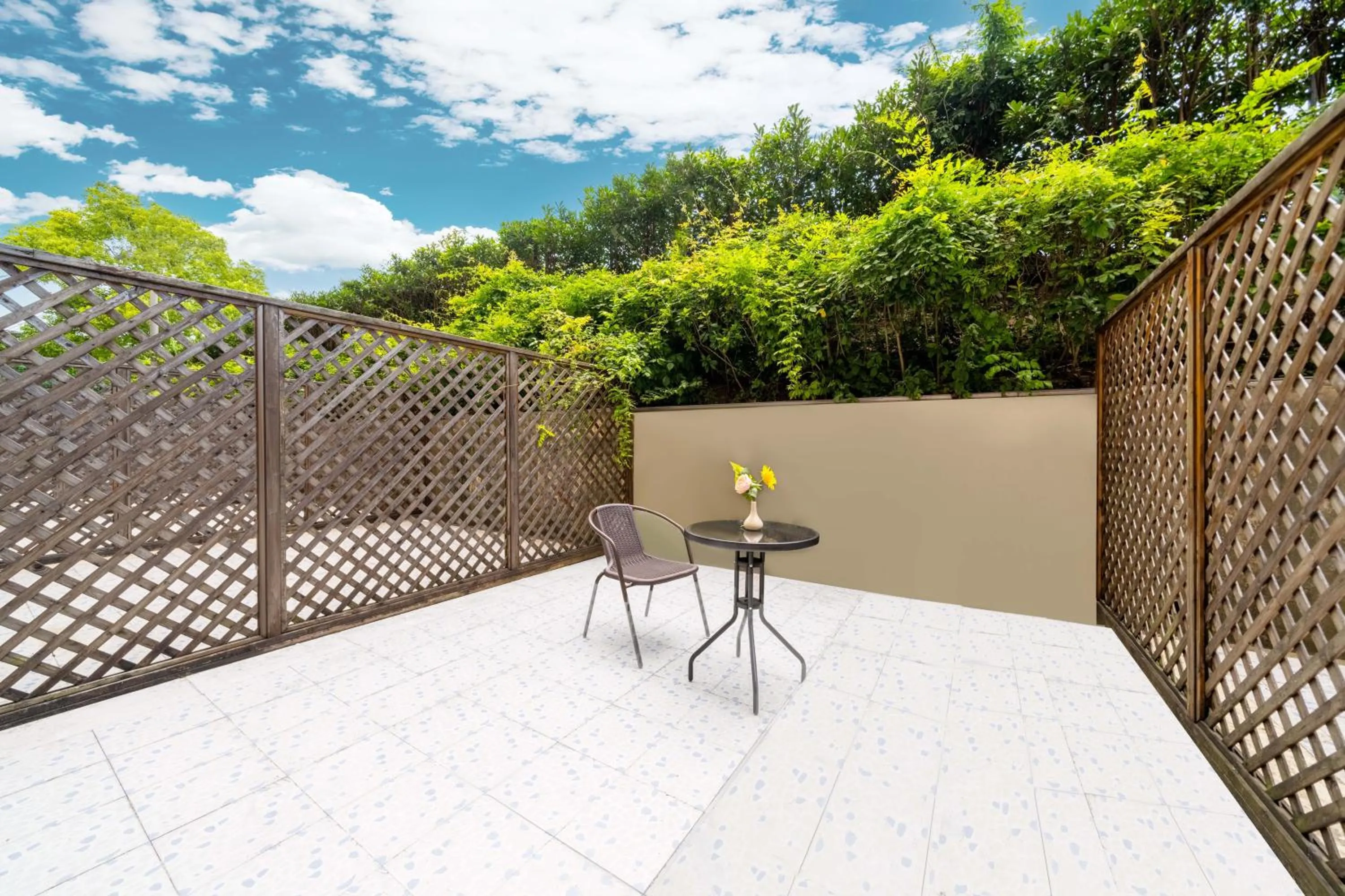 Spring in Bo Ai International Hotel Shanghai Pudong Airport Branch-Provide shuttle services to Pudong Airport and Disneyland