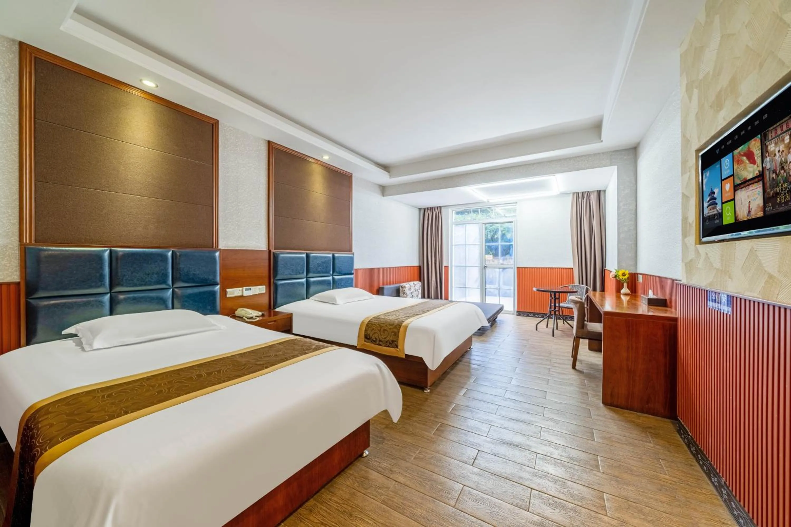 Photo of the whole room, Bed in Bo Ai International Hotel Shanghai Pudong Airport Branch-Provide shuttle services to Pudong Airport and Disneyland