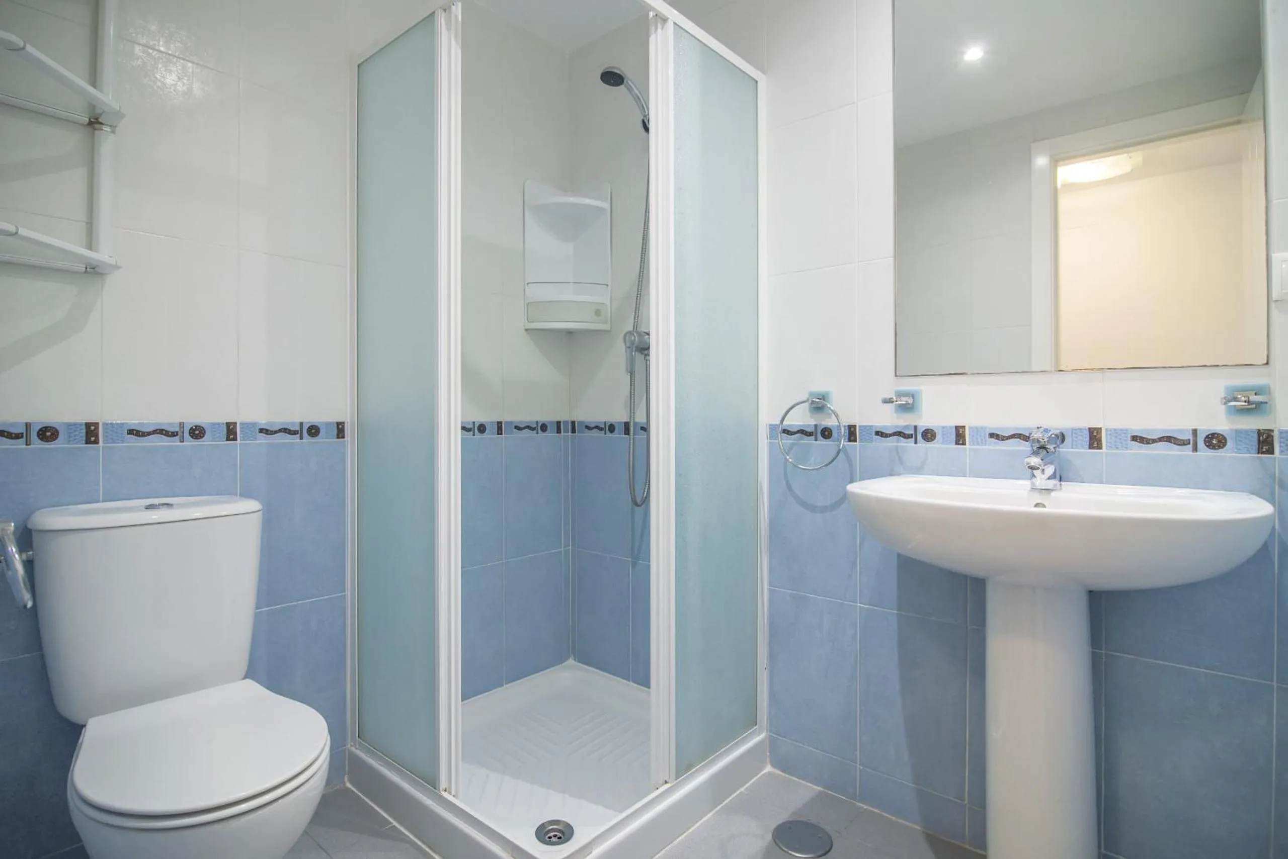 Bathroom in Apartamentos Hipocampos Calpe Rent Apart