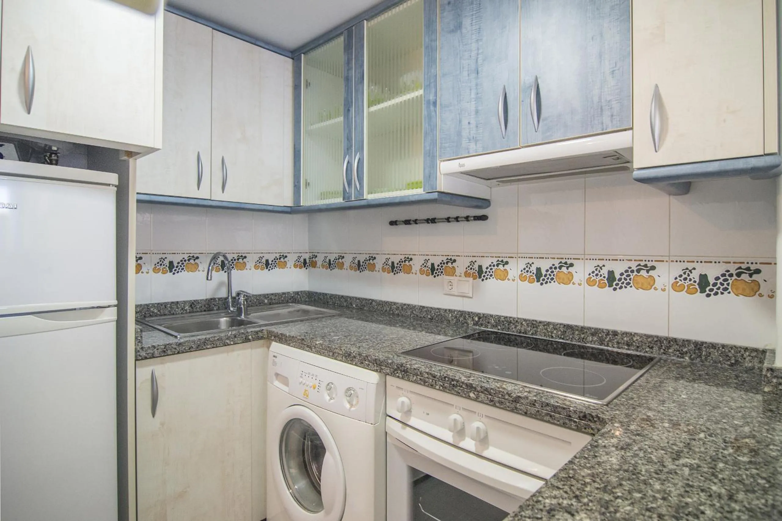 Kitchen or kitchenette in Apartamentos Hipocampos Calpe Rent Apart