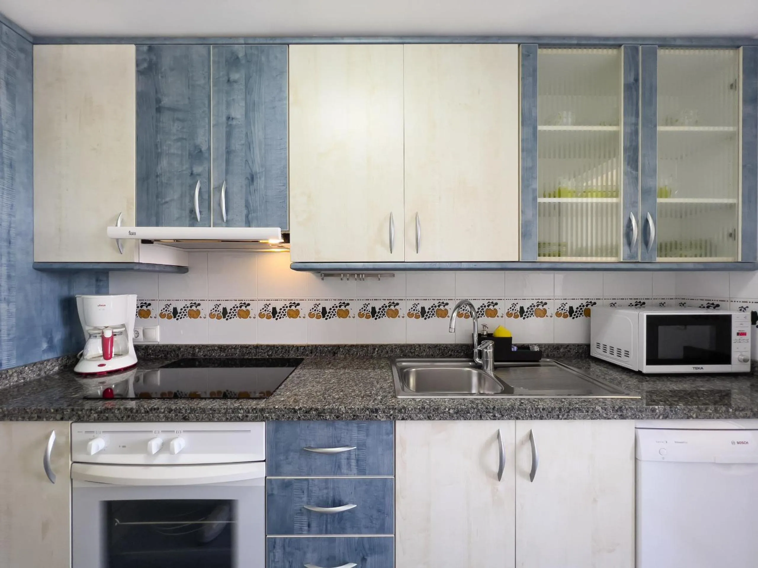 Kitchen or kitchenette in Apartamentos Hipocampos Calpe Rent Apart