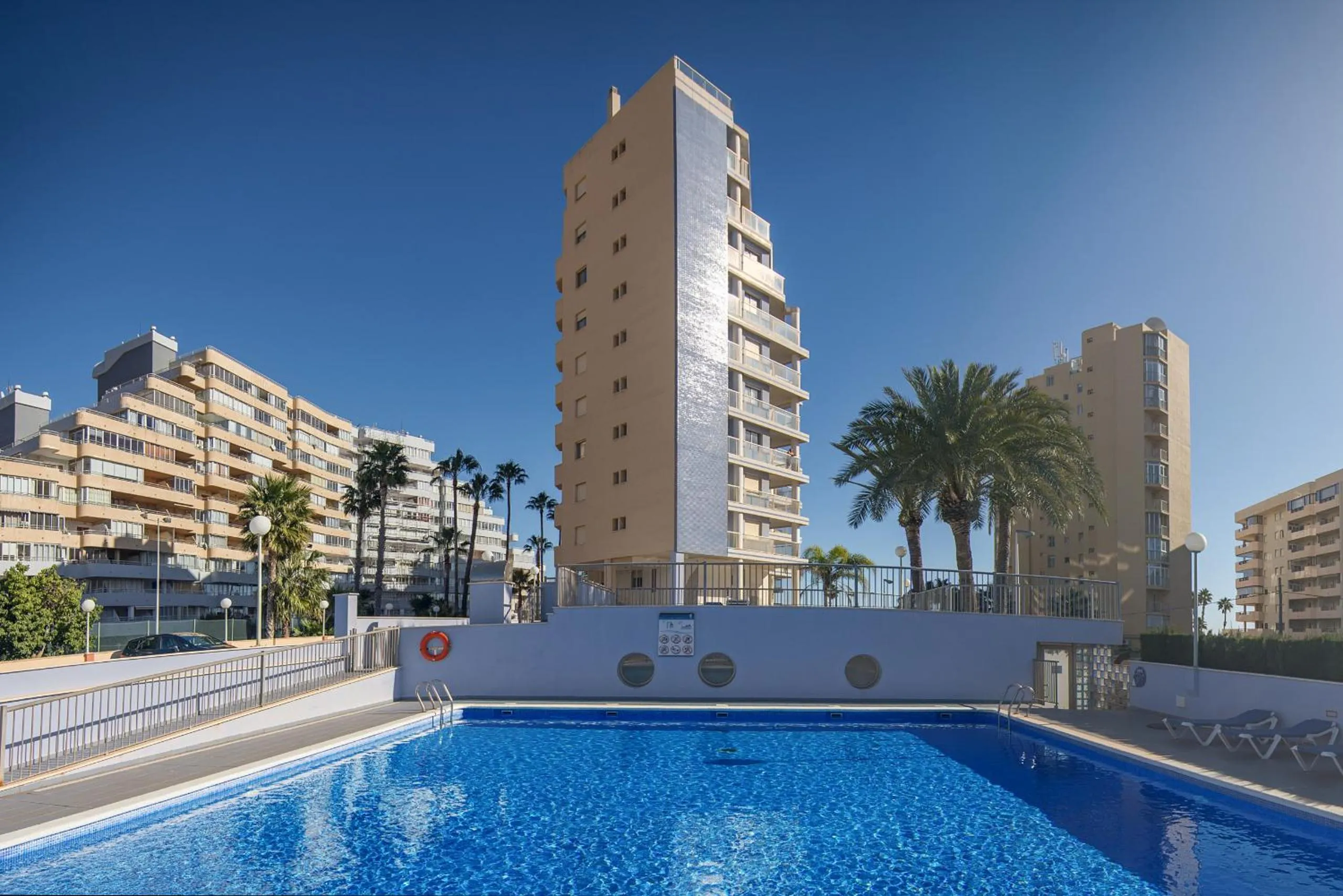 Swimming pool in Apartamentos Hipocampos Calpe Rent Apart