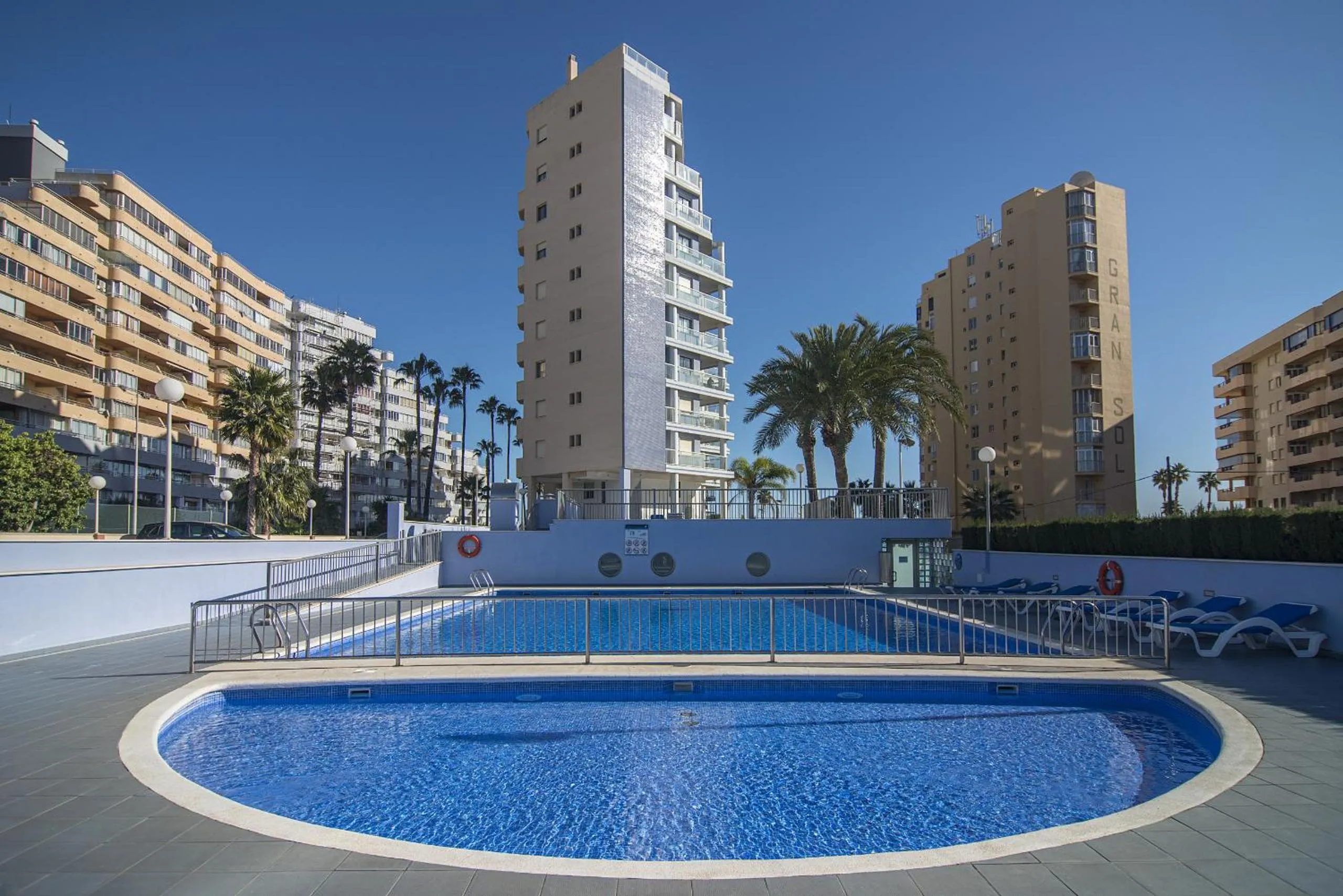 Swimming pool in Apartamentos Hipocampos Calpe Rent Apart