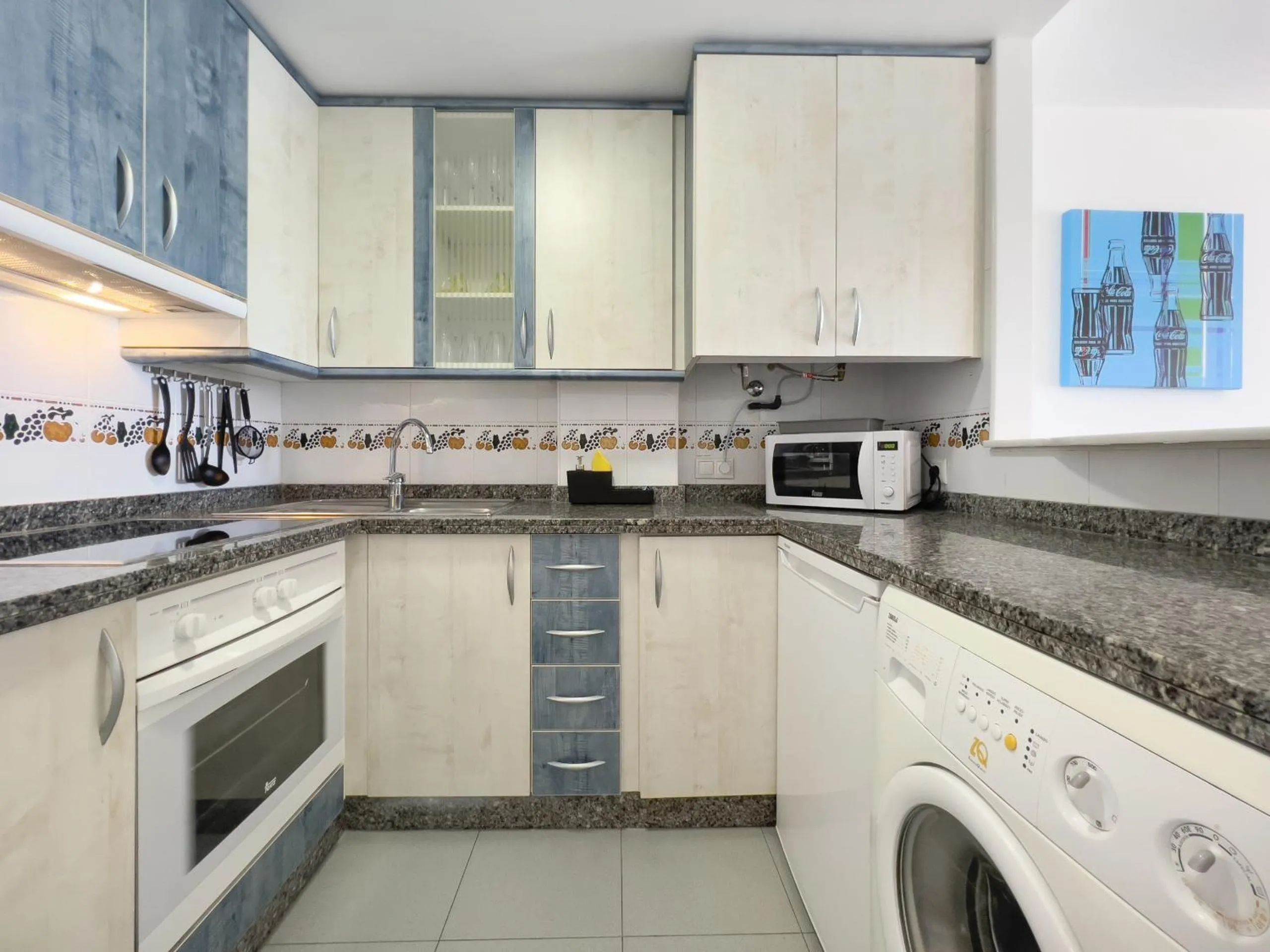 Kitchen or kitchenette in Apartamentos Hipocampos Calpe Rent Apart
