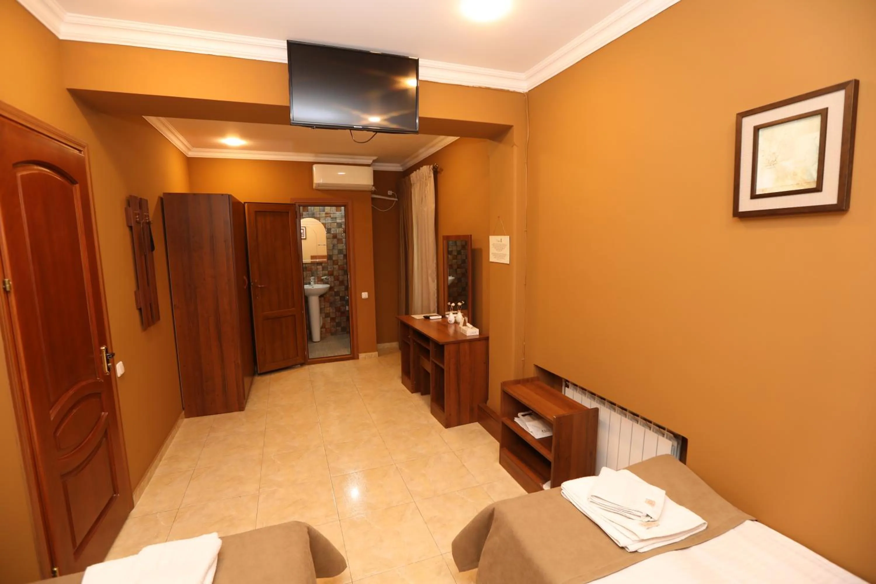 Photo of the whole room, Bed in Popock Baghramyan