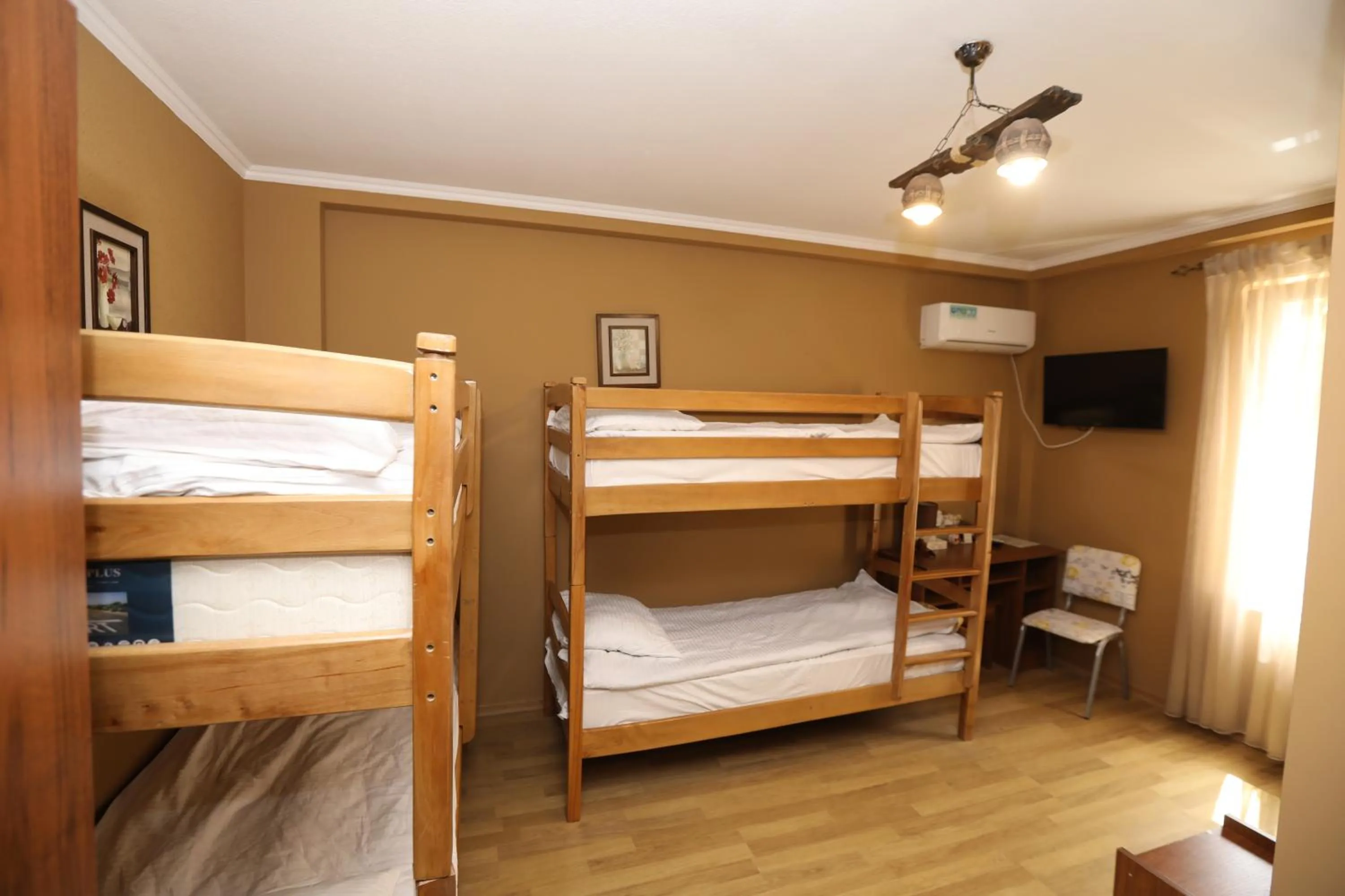 Photo of the whole room, Bed in Popock Baghramyan