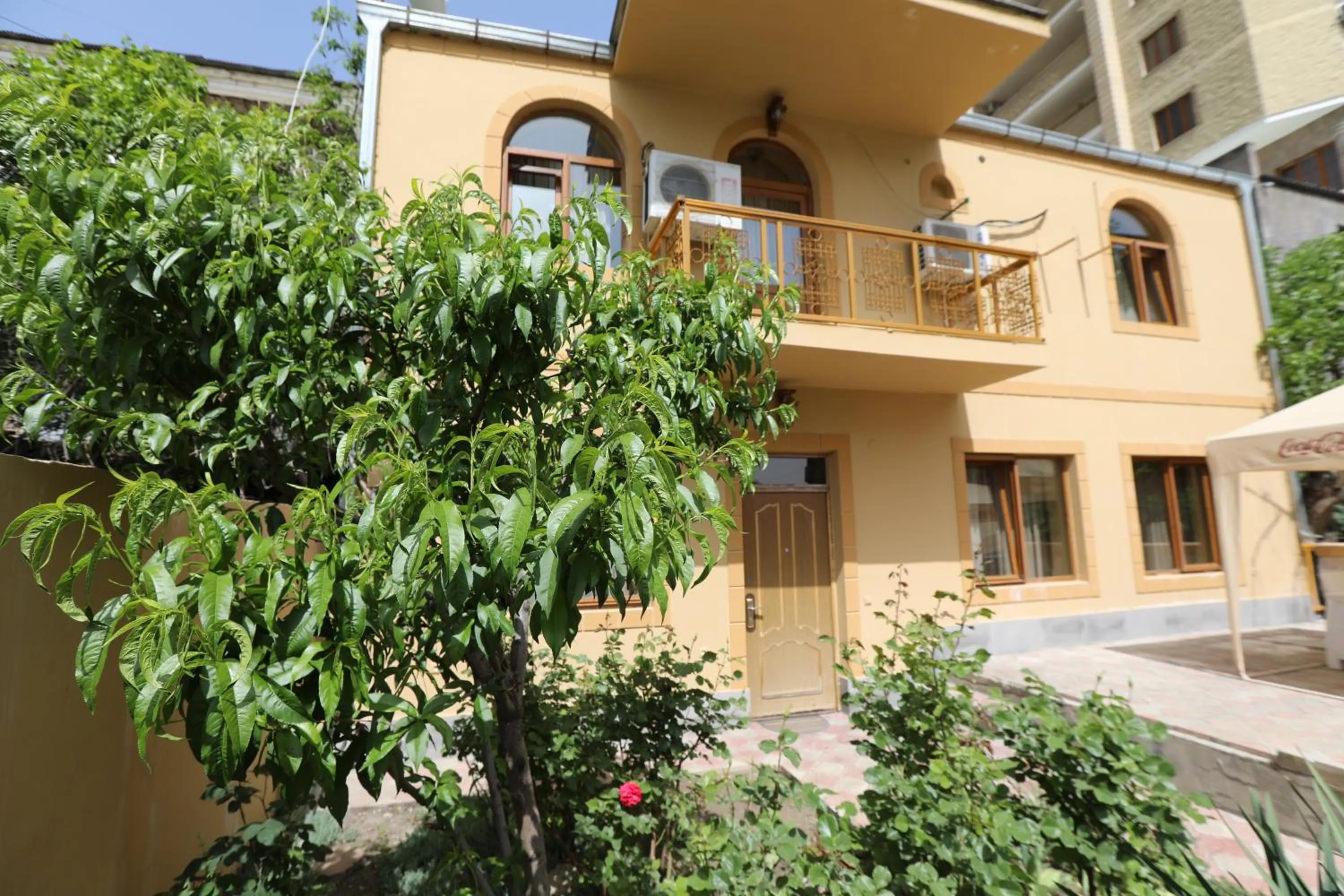 Property building in Popock Baghramyan
