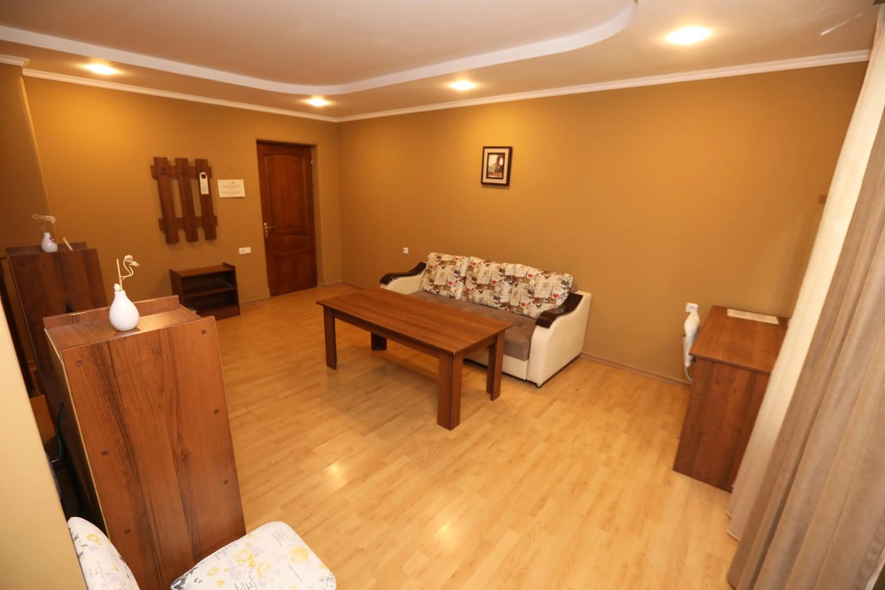 Photo of the whole room, Bed in Popock Baghramyan